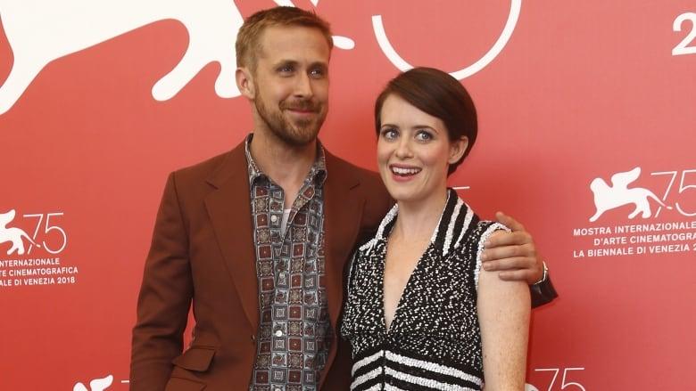 Ryan Gosling och Claire Foy i Venedig. De spelar herr och fru Armstrong i ”First man”.