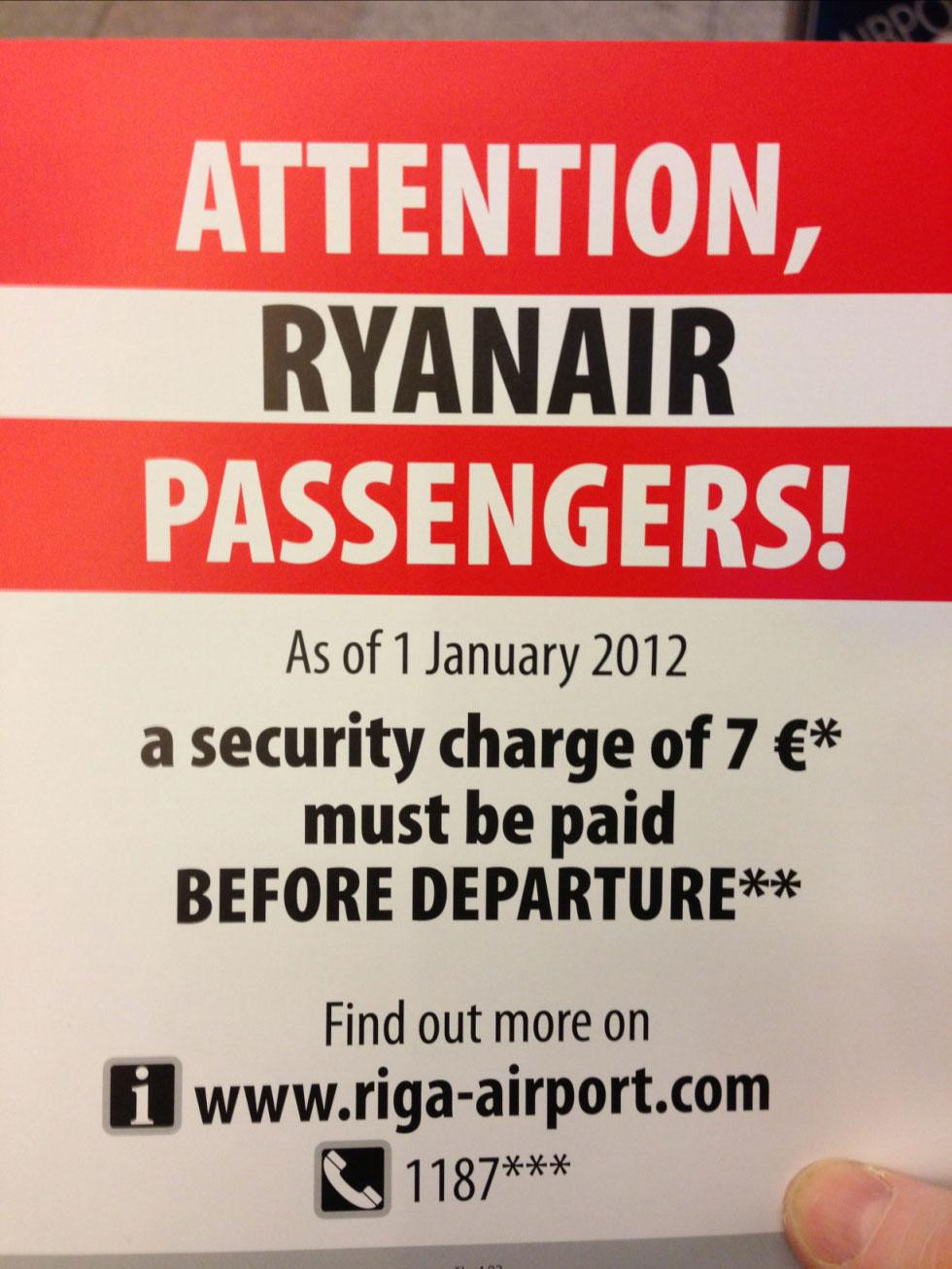 Ryanairs passagerare fick beskedet att de måste betala 7 euro.