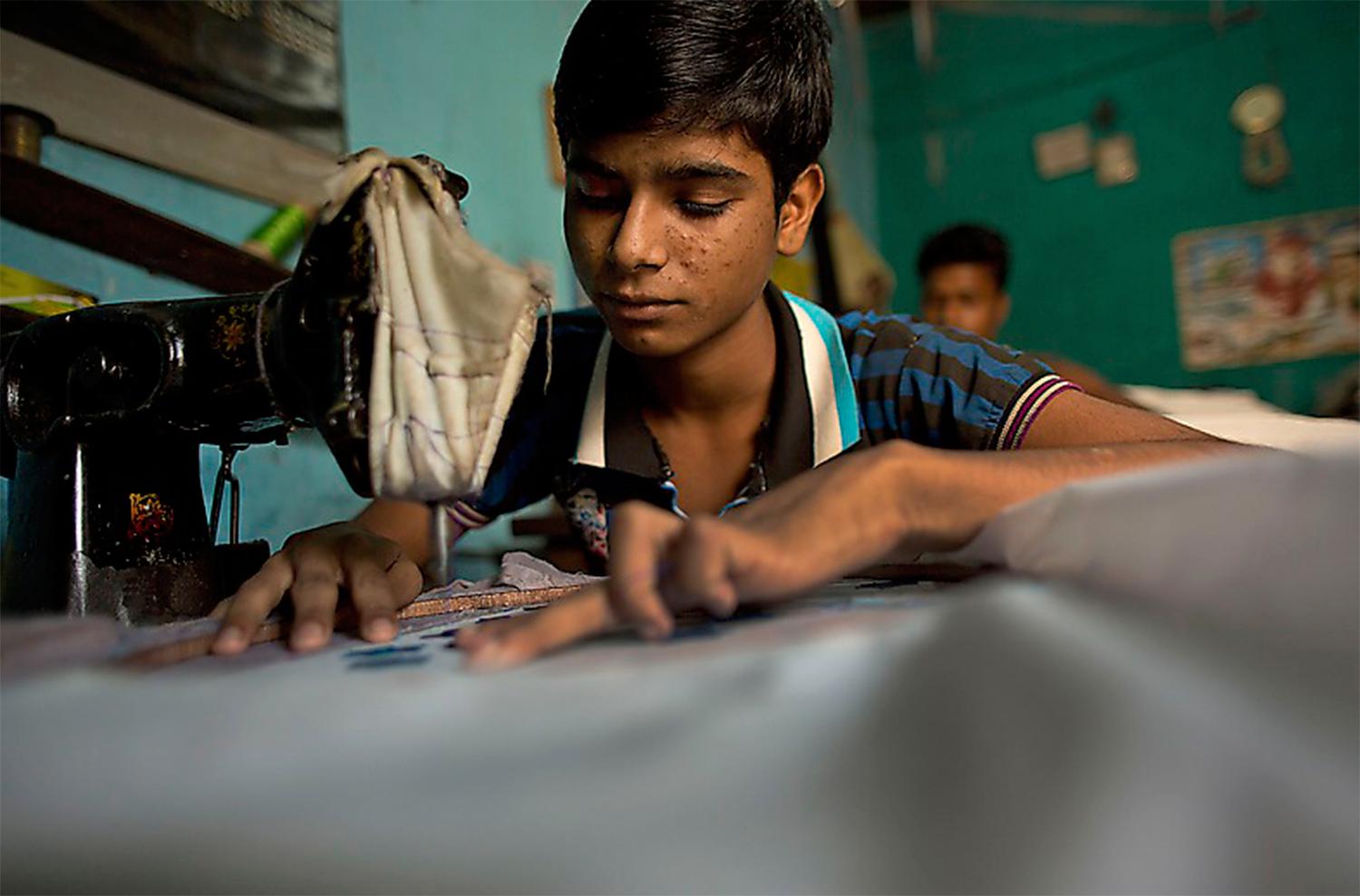 Barnarbete under slavliknande former förekommer fortfarande i länder som Indien och Pakistan. Foto: AP