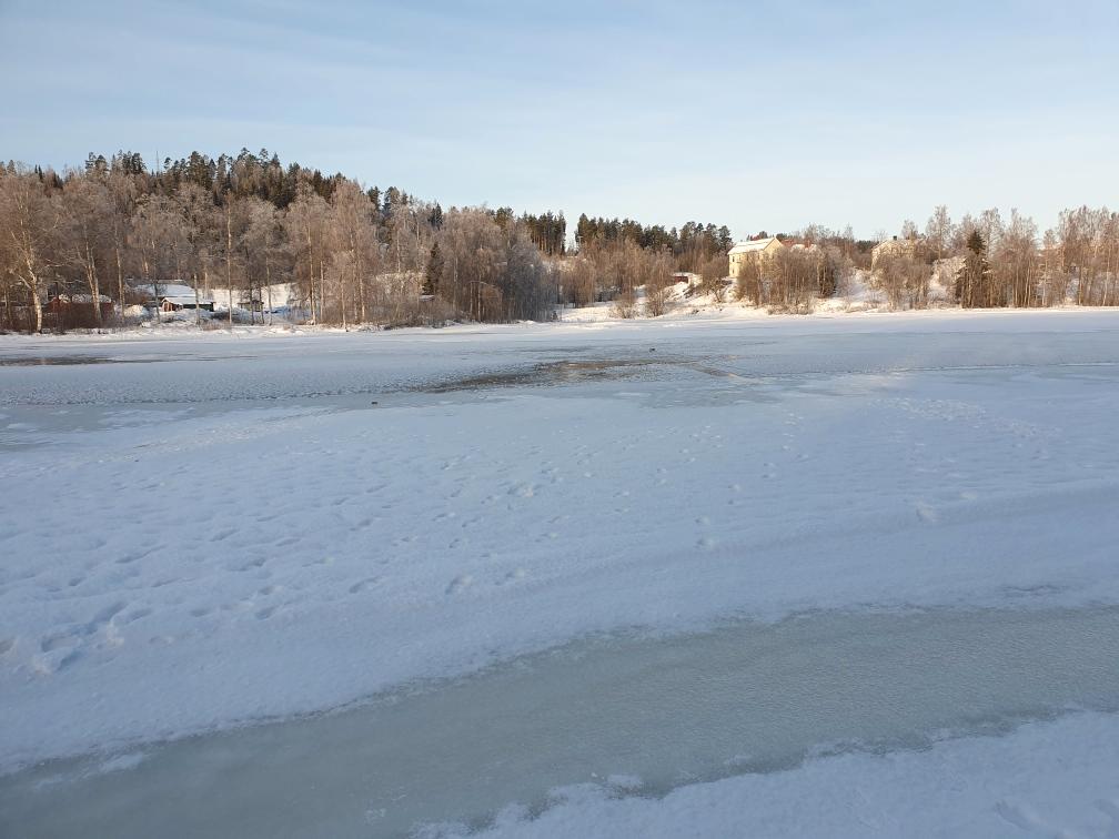 Bilden visar sjön Marmen där männen gick igenom isen med snöskotern. 