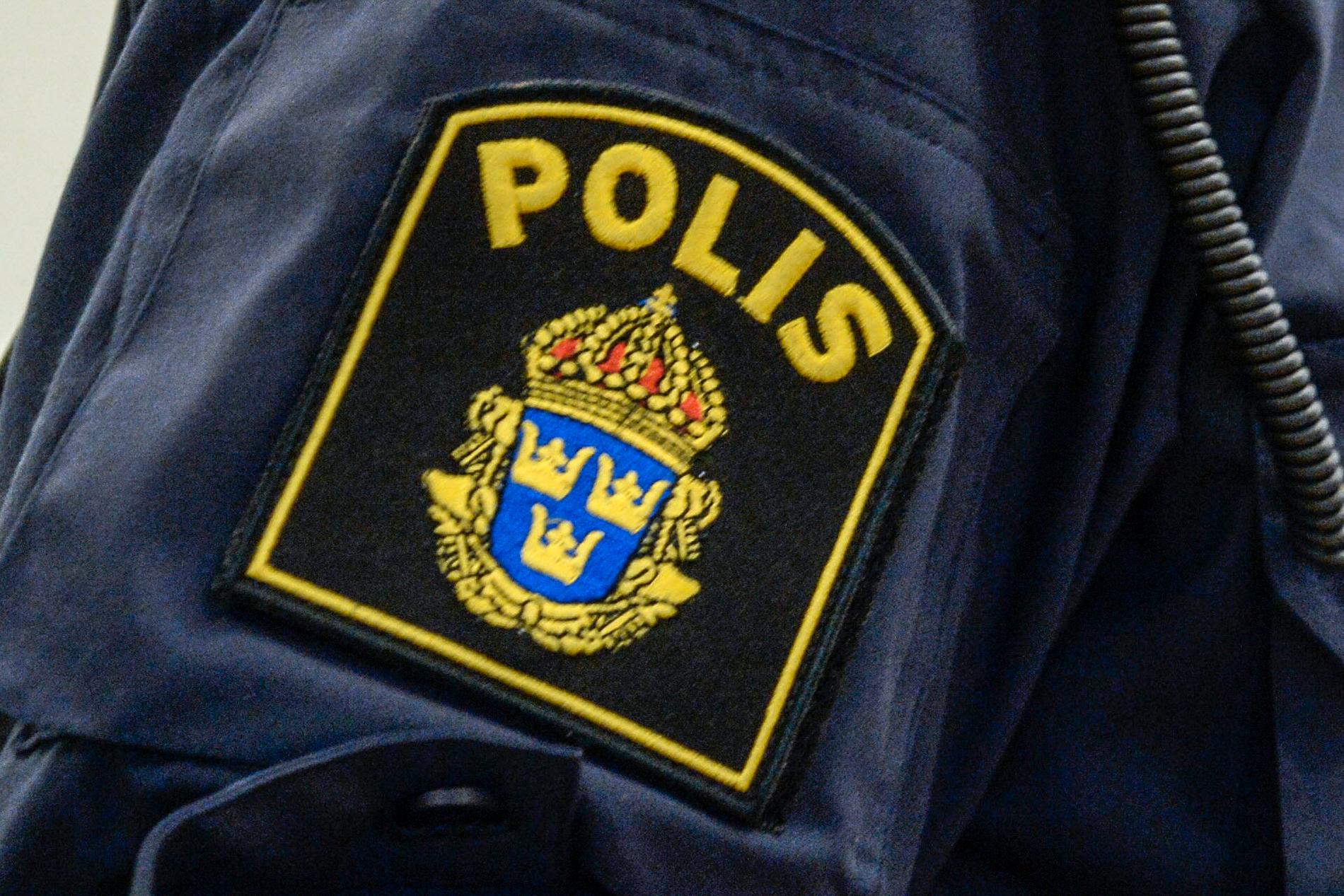 En småländsk polis kallade en man för "jävla arabjävel" och fälls nu för olaga hot och förolämpning. Arkivbild.