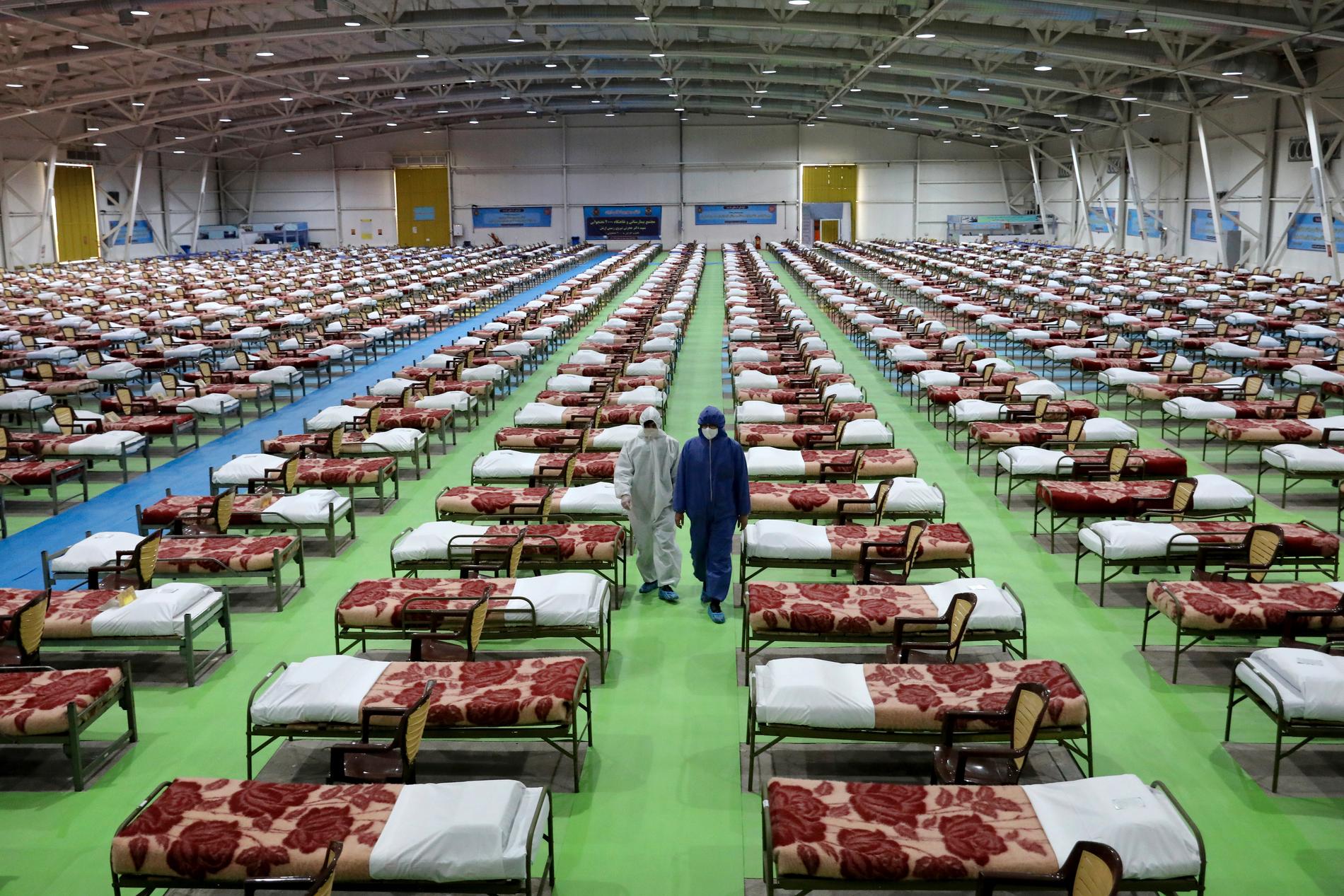 Ett tillfälligt sjukhus med 2 000 sängar har satts upp i norra Teheran. Bild från 26 mars.