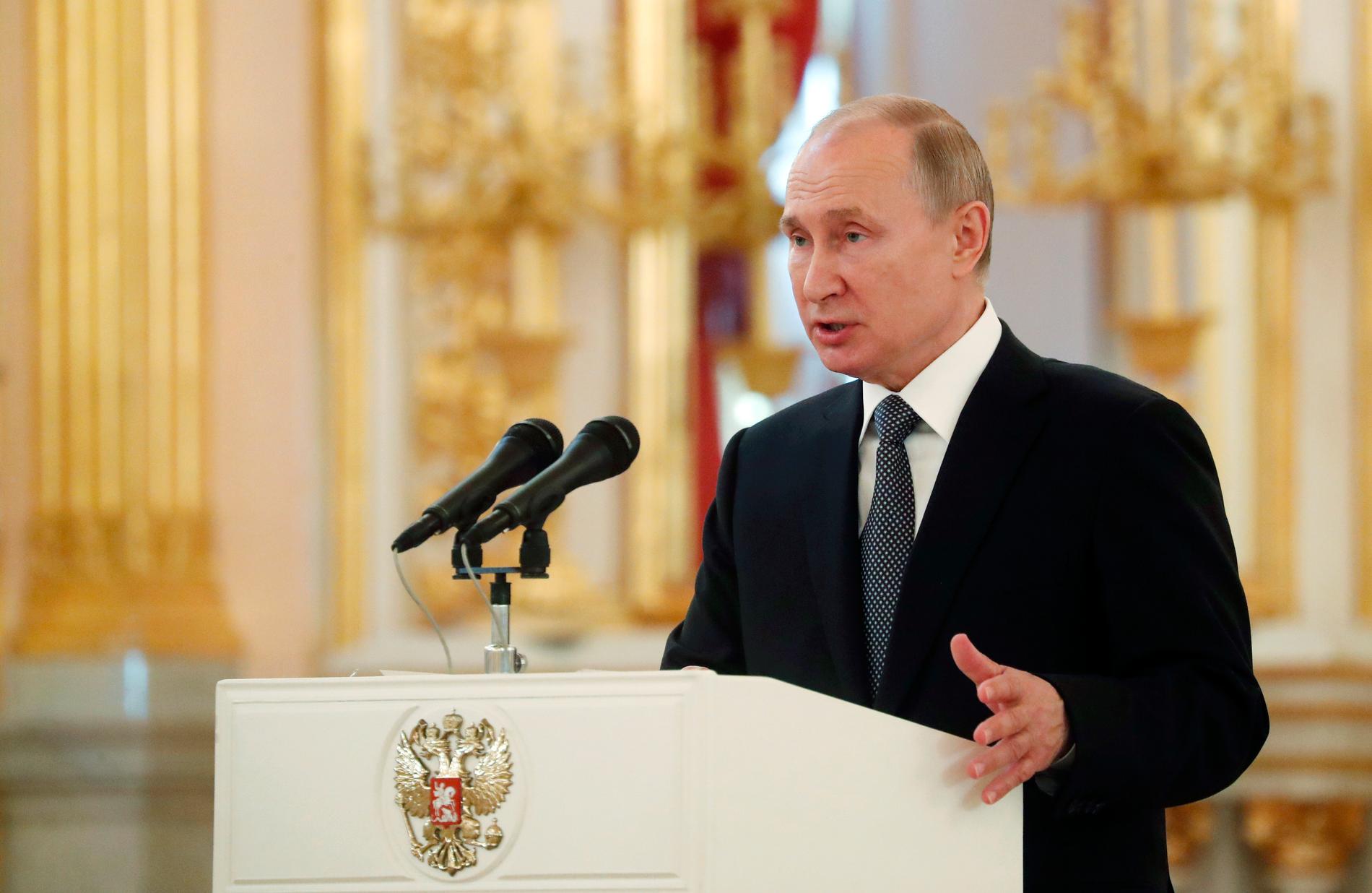 Rysslands president Vladimir Putin undertecknade på onsdagen beslutet om att lämna kärnvapenavtalet INF.