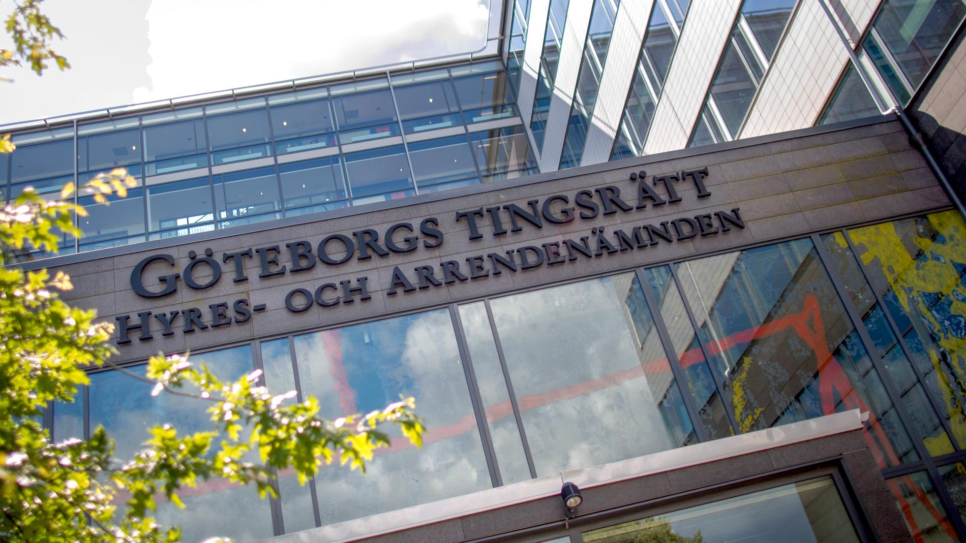 En person åtalas vid Göteborgs tingsrätt för att ha knivmördat en man i en lägenhet. Den åtalade hävdar att agerandet skedde i självförsvar. Arkivbild.