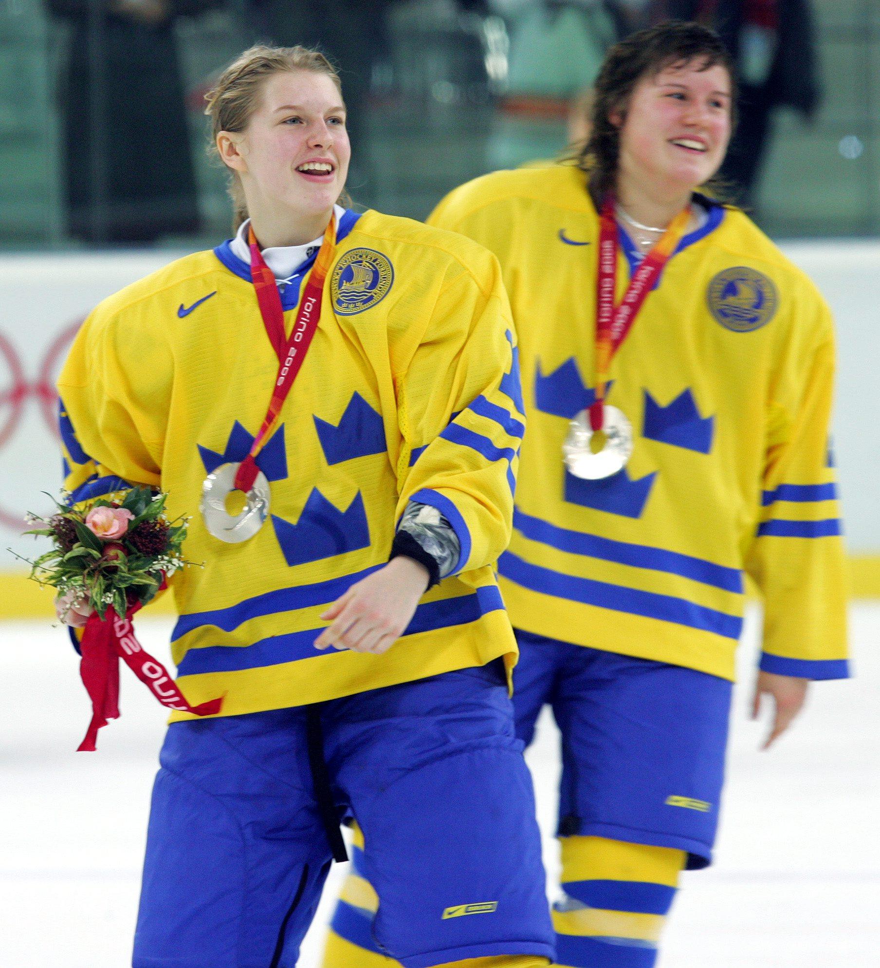 Eliasson, här till höger bakom Pernilla Winberg, tog OS-silver 2006.