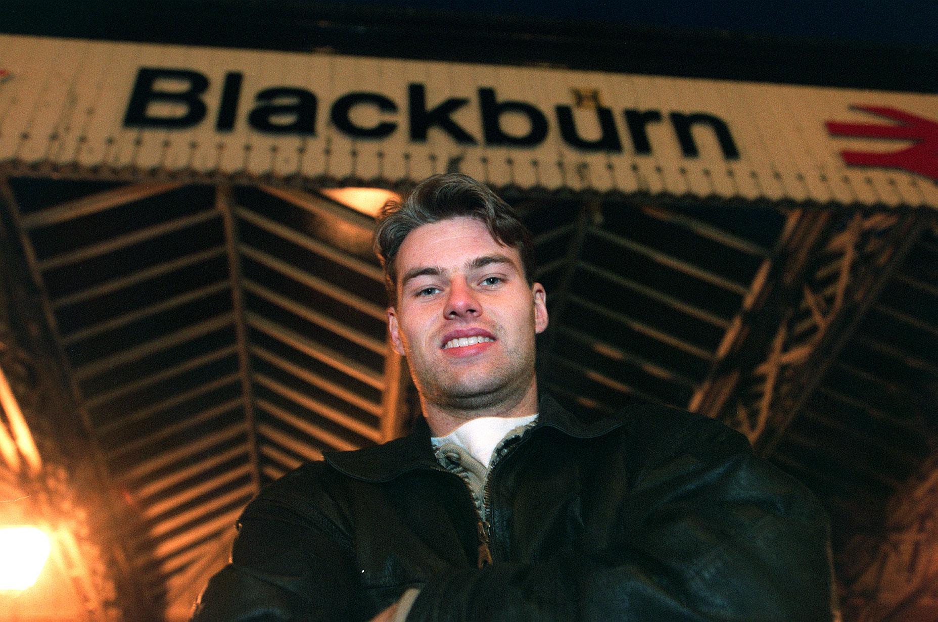 På plats i Blackburn 1995.