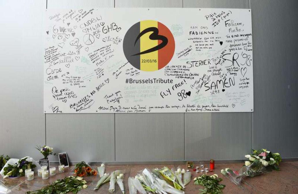 Från minnesplatsen på Bryssels flygplats efter terrordåden den 22 mars.