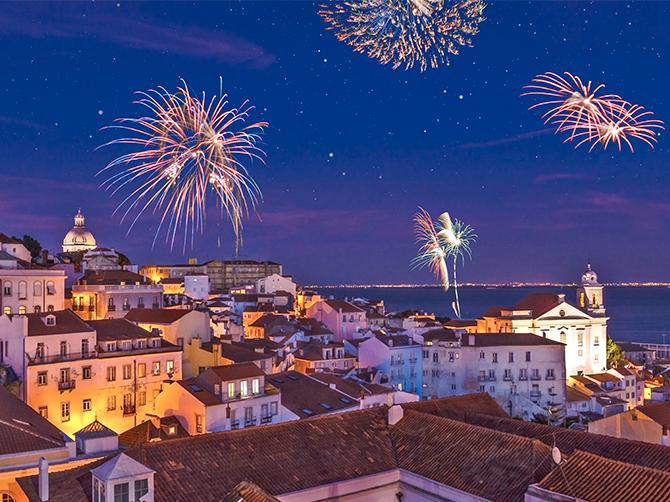 Allt fler svenskar väljer att fira nyårsafton i Lissabon. 