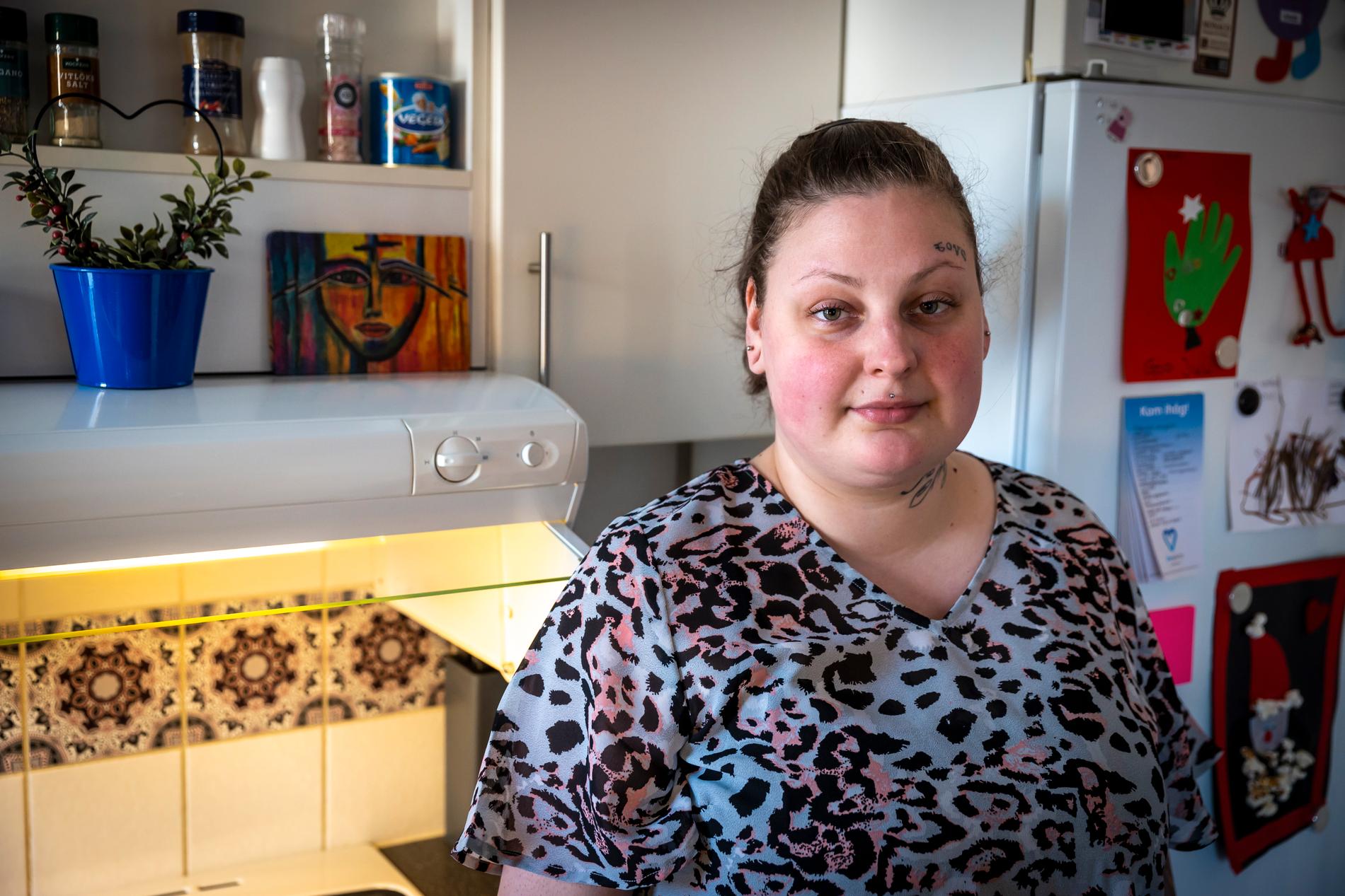 Småbarnsmamman Amie Bååth, 26, är drabbad av inflationssmockan.