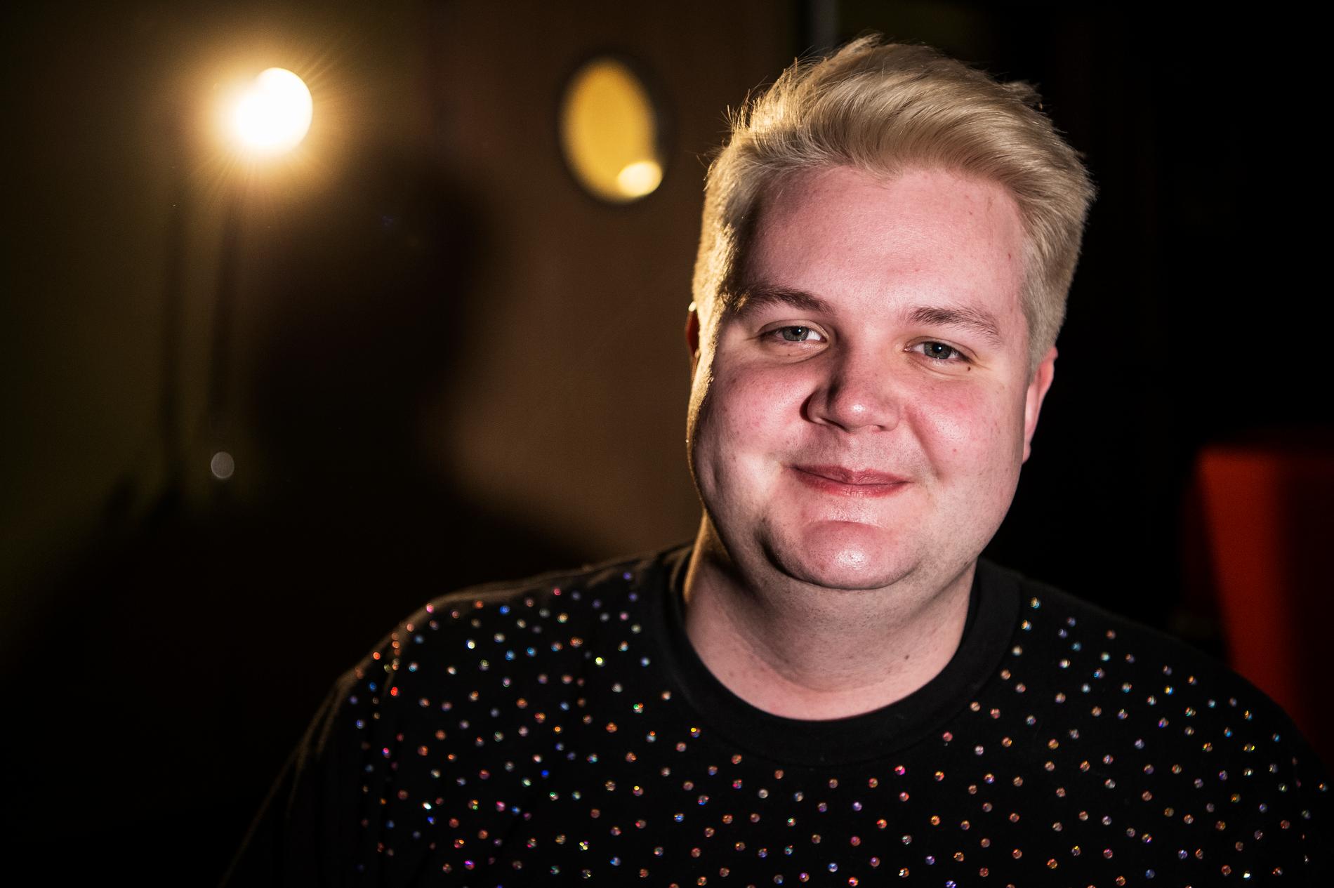 Fab Freddie är sidekick i Melodifestivalen 2018.
