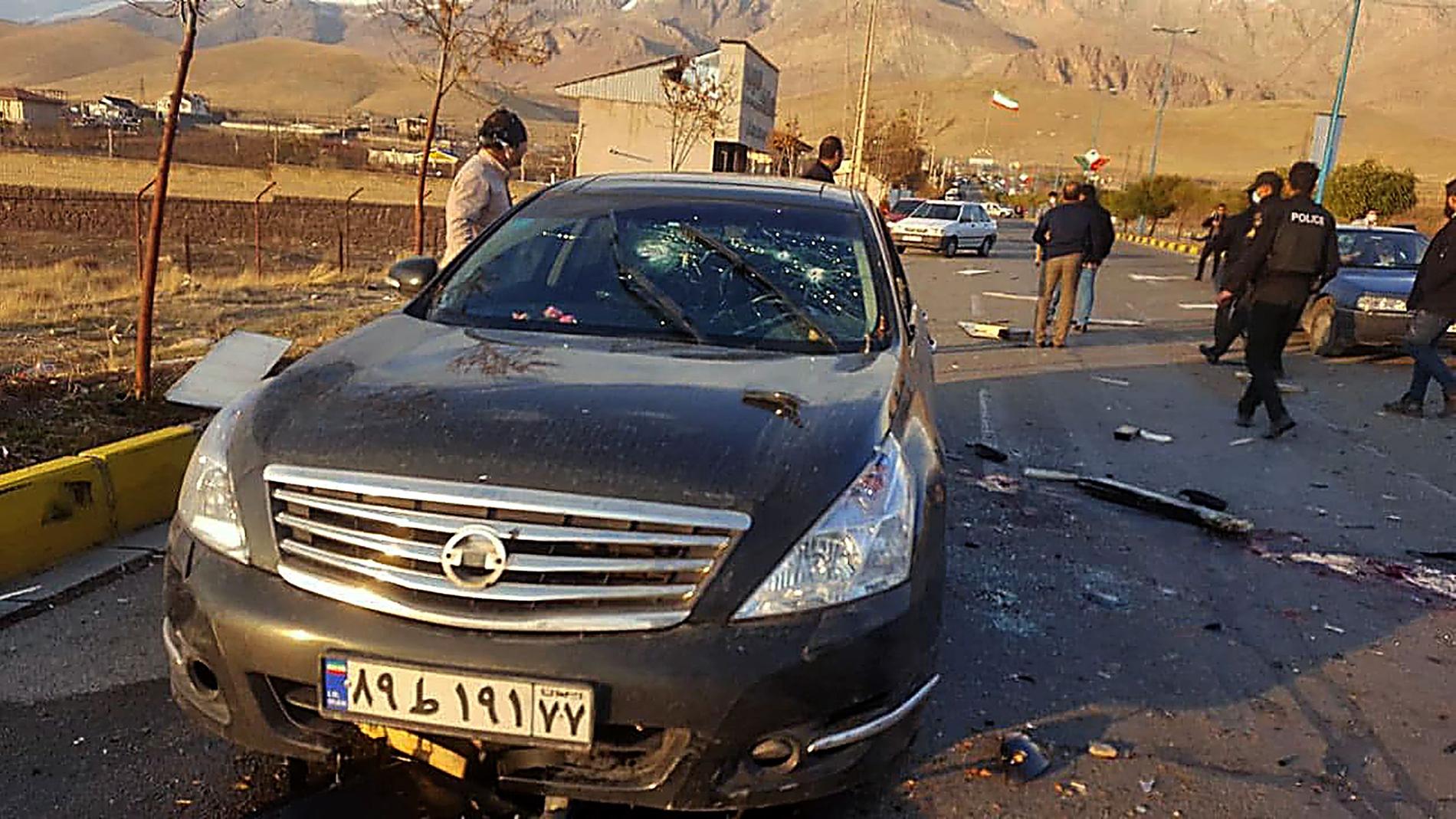 Bilden, som publicerats av statliga medier, ska föreställa bilen som Mohsen Fakhrizadeh färdades i när han attackerades.
