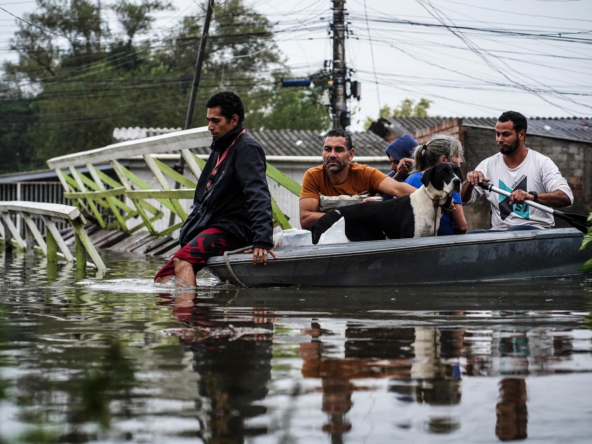 Dödstalen stiger efter skyfall i Brasilien