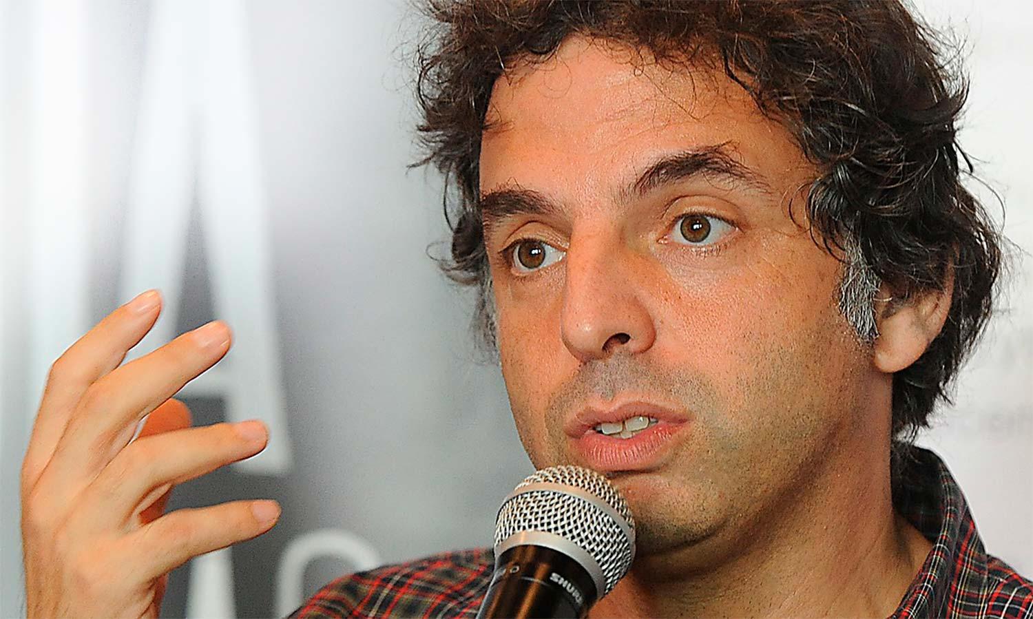Israeliske författaren och filmskaparen Etgar Keret (född 1967) får ryktena om satirens död att kännas överdrivna. Foto: AP