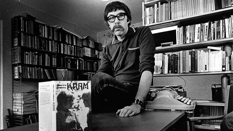 bästsäljare 1973 Hans-Eric Hellbergs ”Kram” (1973) var första boken i en serie och följdes av ”Puss” (1975), ”Love love love” (1977), ”Älskar, älskar inte” (1979) och ”Förbjudna tankar” (1989). Foto: Hasse Carlbaum