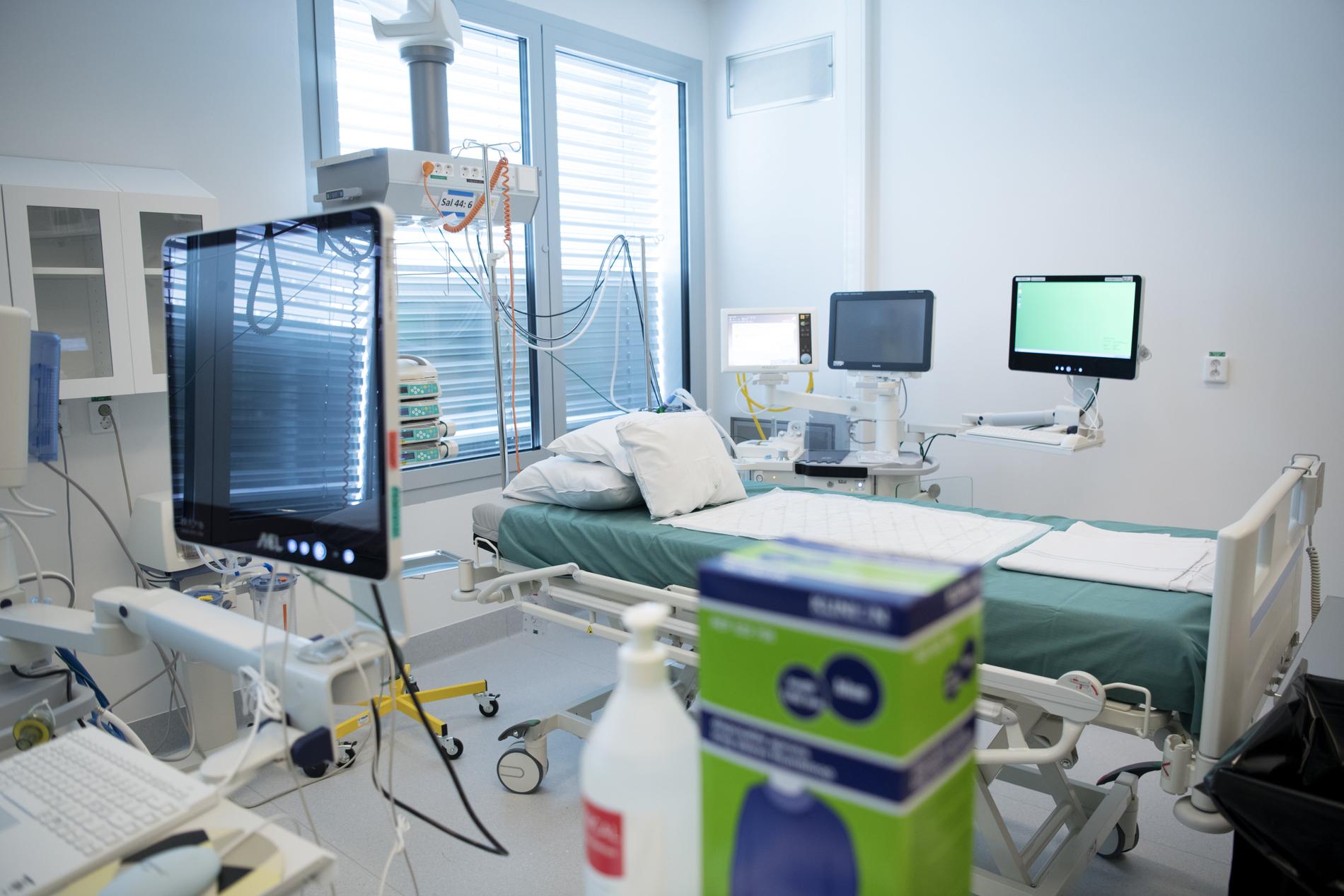Tillfällig intensivvårdsplats för covid-19-platser på ett sjukhus i Stockholm. Arkivbild från 2020.
