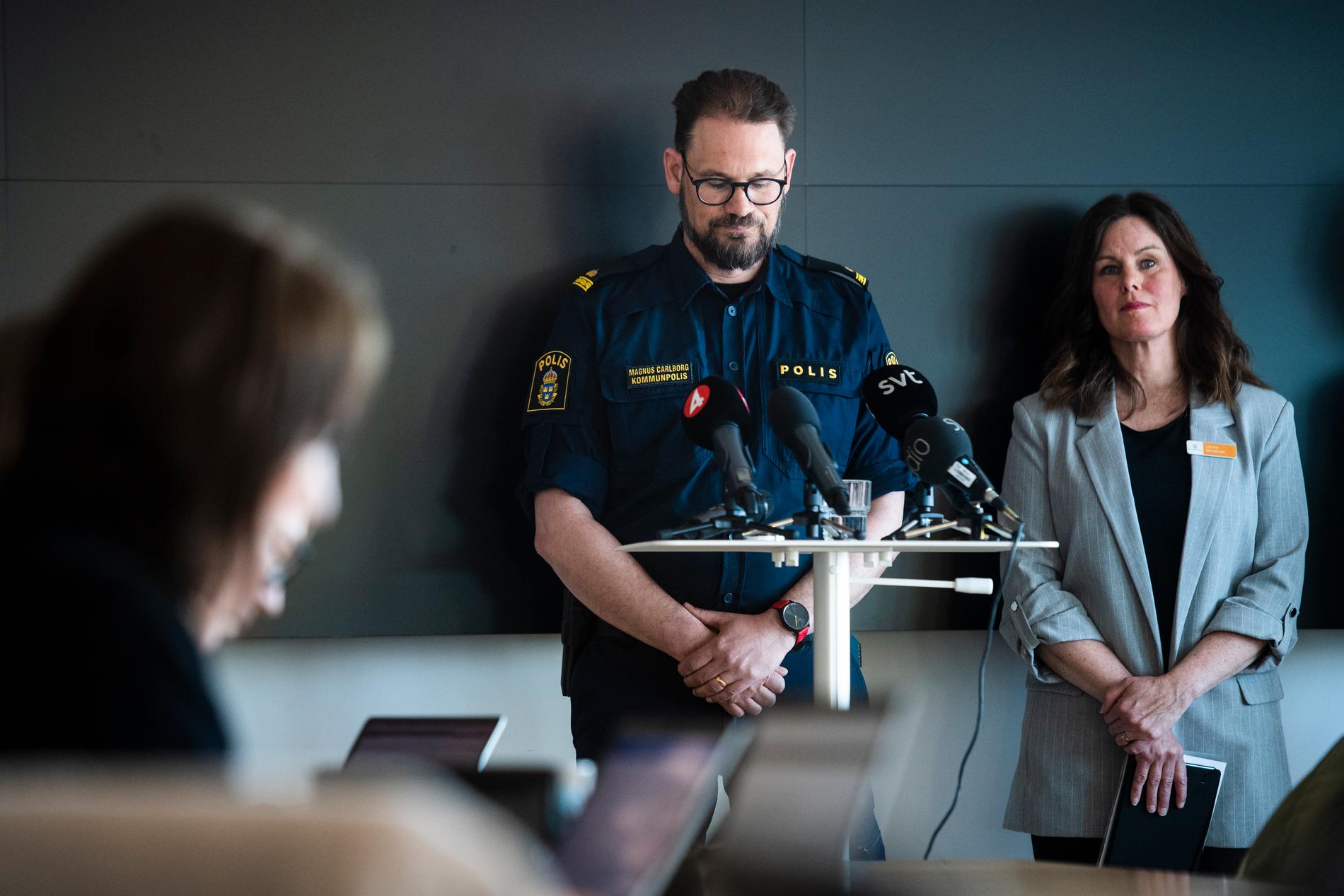  Magnus Carlborg, kommunpolis, och Louice Stridsman, verksamhetschef för grundskolan i Luleå.