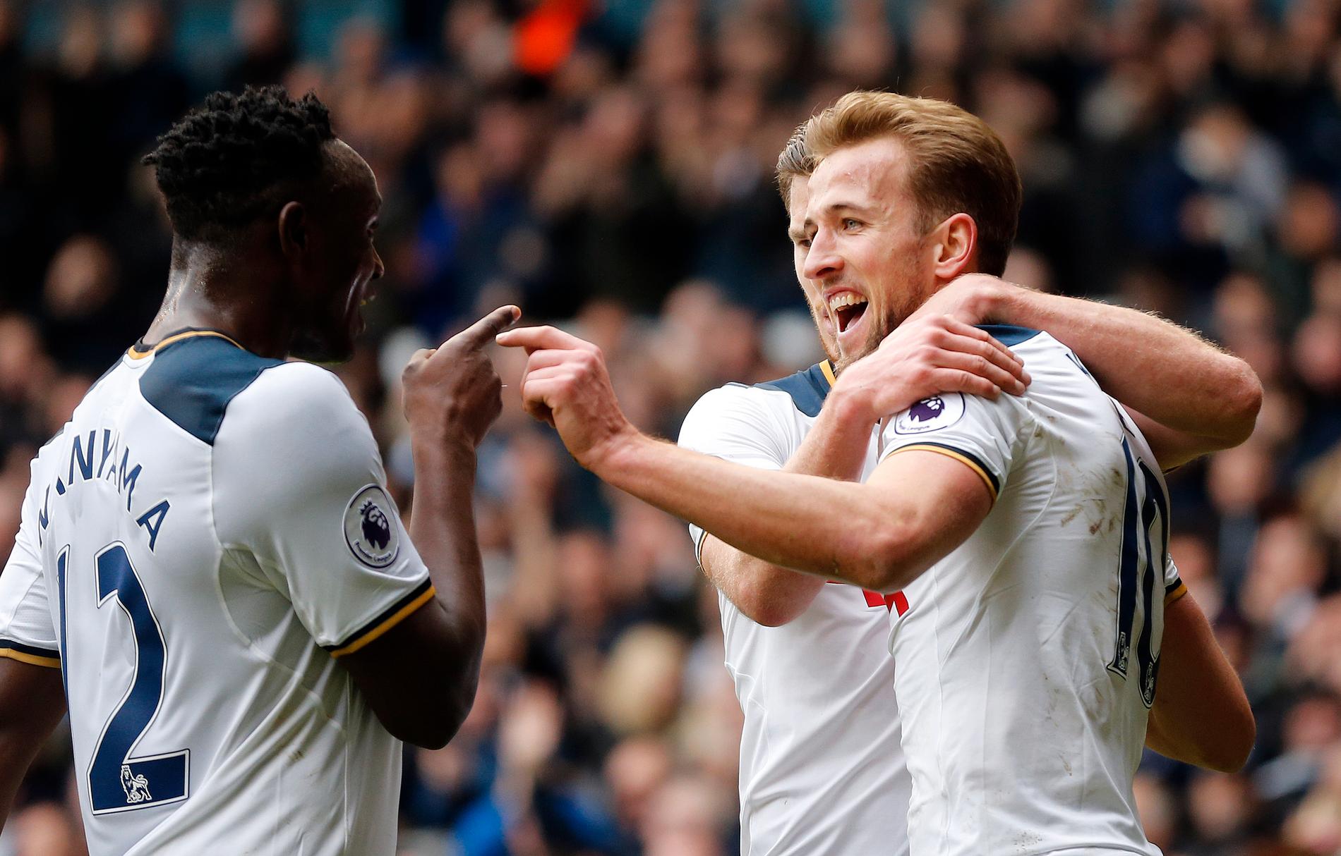 Kane med ytterligare två mål i Tottenhams vinst över Everton.