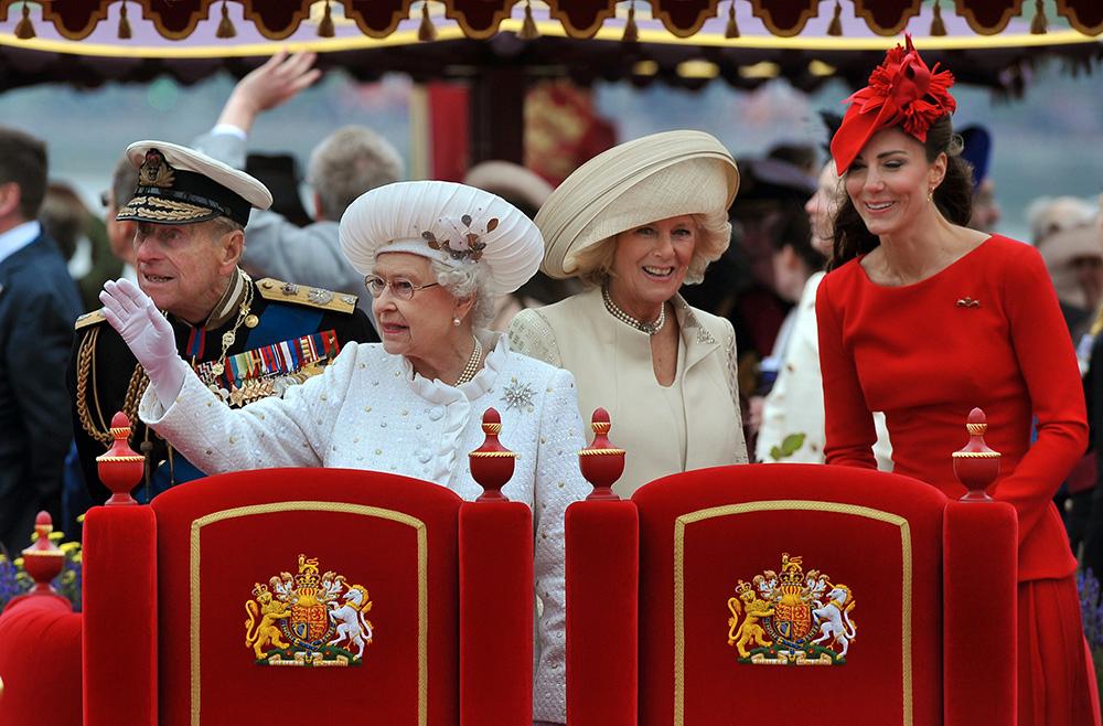 Drottning Elizabeth, Camilla hertiginnan av Cornwall och Catherine hertiginnan av Cambridge vid drottningens diamantjubileum. 