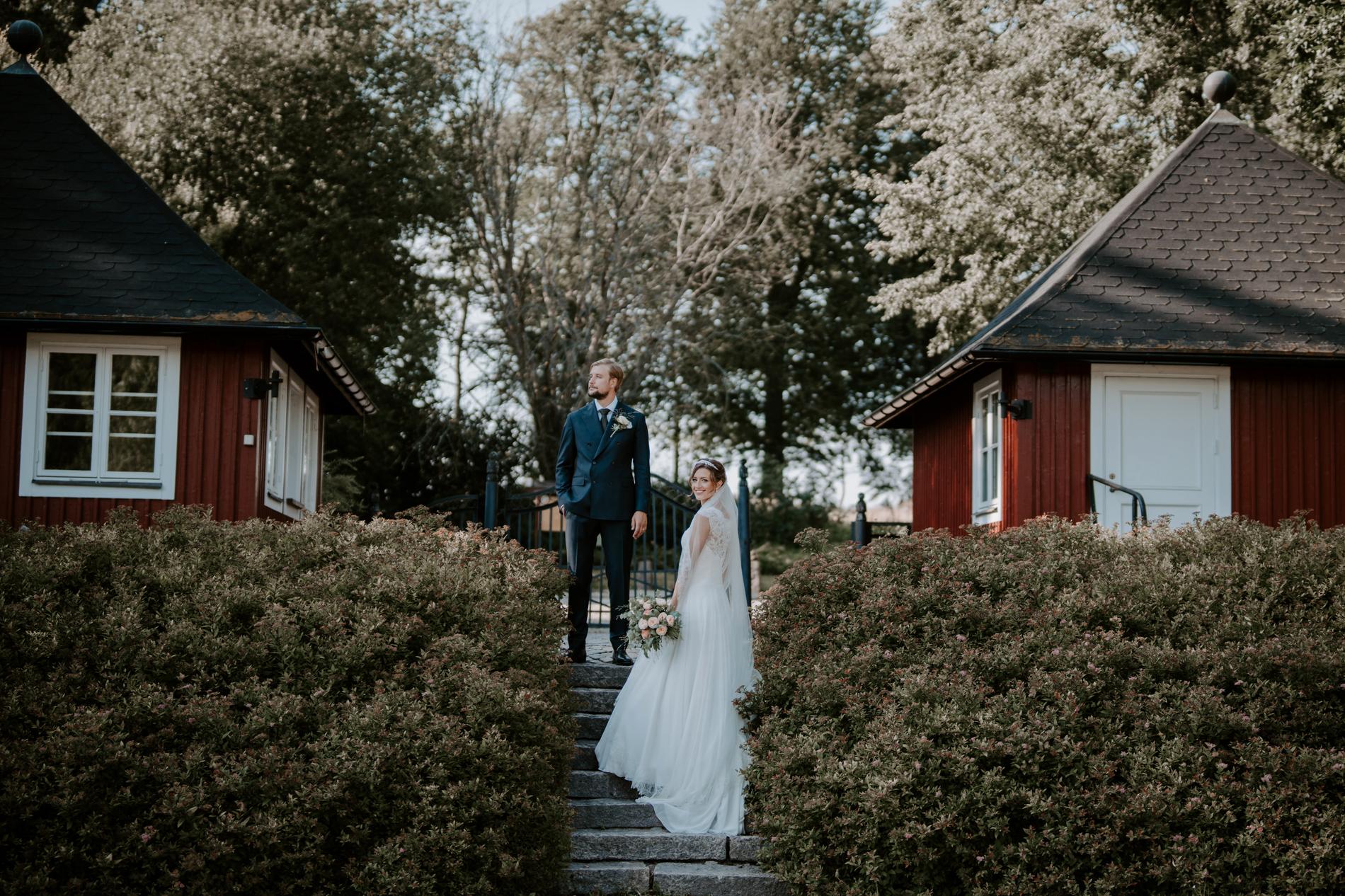 Bröllopet mellan Kristoffer Olofsson och Louise Nordahl ägde rum på skånska Trollenäs slott.