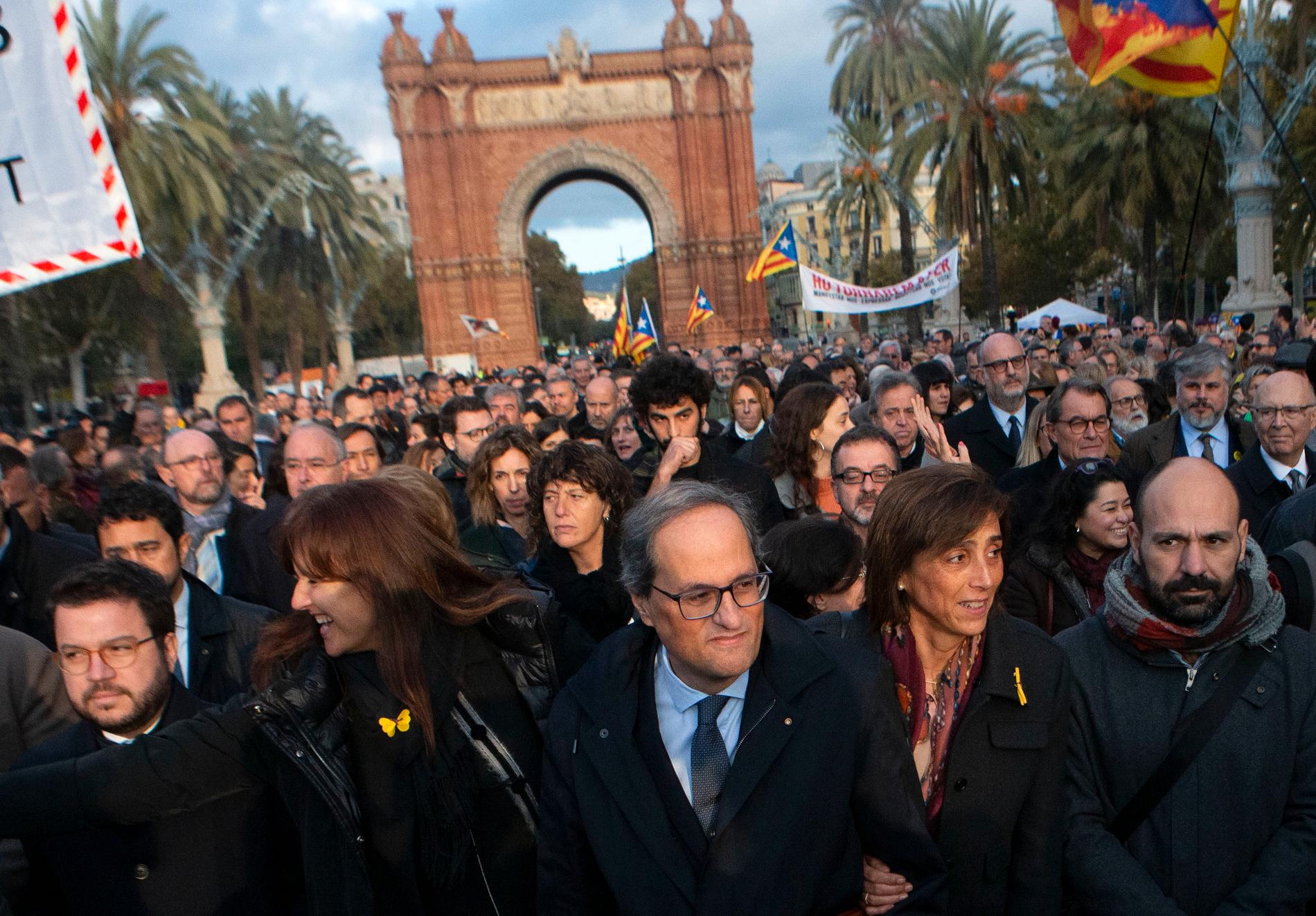 Kataloniens president Quim Torra på väg till domstolsförhandlingen i november. Arkivbild.