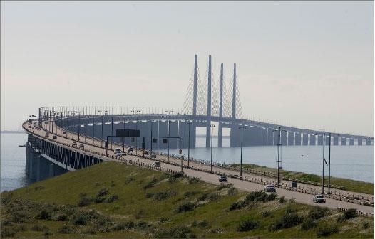 ”Snacket om att stänga Öresundsbron var droppen”, skriver Johan Hakelius.