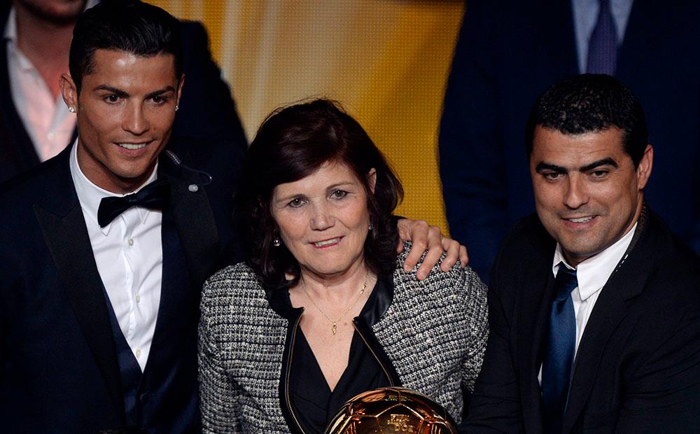 Cristiano Ronaldo med sin mamma och bror, Hugo Dinarte Aveiro.