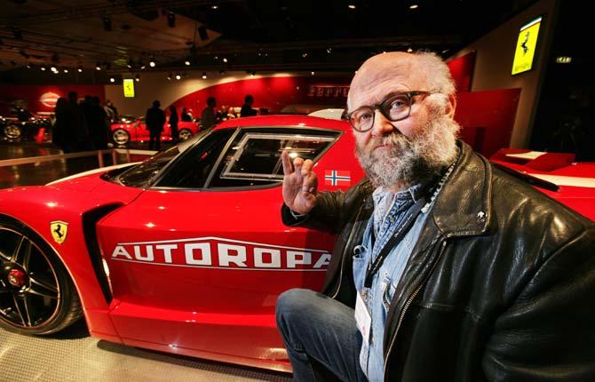 18 miljoner kr bil Ferraris specialupphottade FXX kan bli din för bara 18?000?000 kronor. Cigarettändare är extra tillbehör, konstaterar Aftonbladets Svante Lidén.