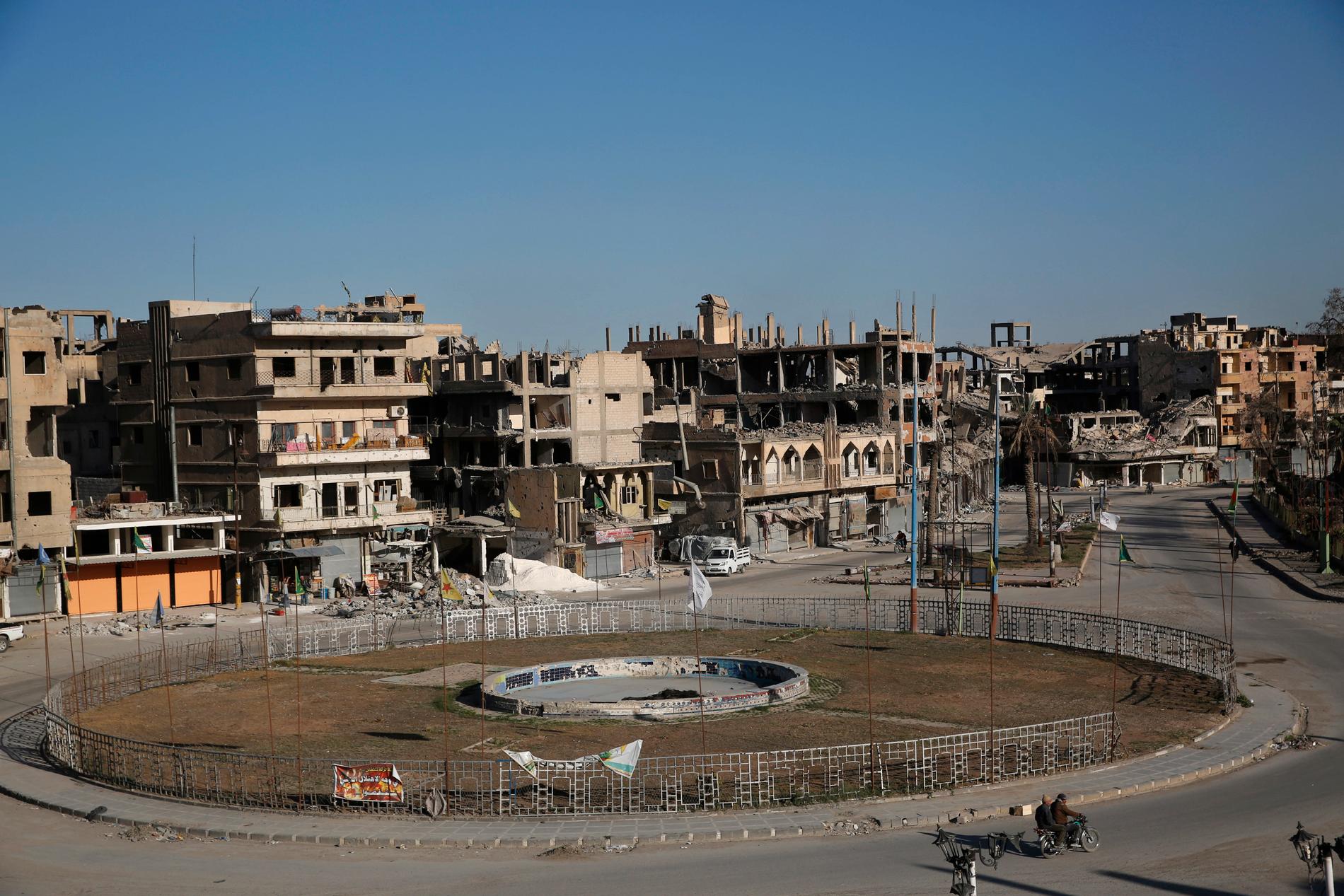 Centrala torget i al-Raqqa, Islamiska statens tidigare huvudstad, där halshuggningarna ska ha ägt rum. Arkivbild.