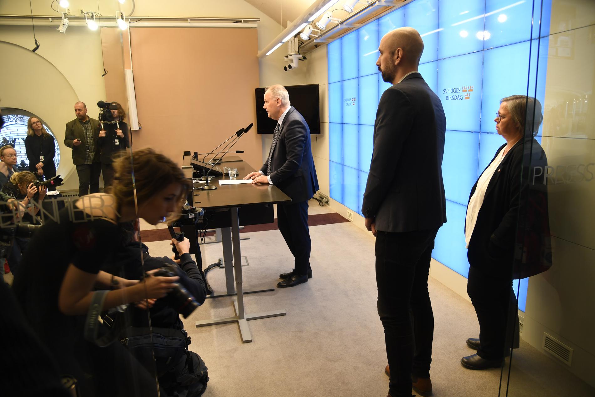  Vänsterpartiets partiledare Jonas Sjöstedt i riksdagens presscenter.