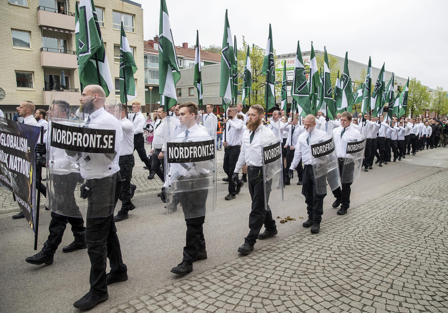 Nordiska motståndsrörelsen (NMR) demonstrerar på första maj 2019 i Kungälv.