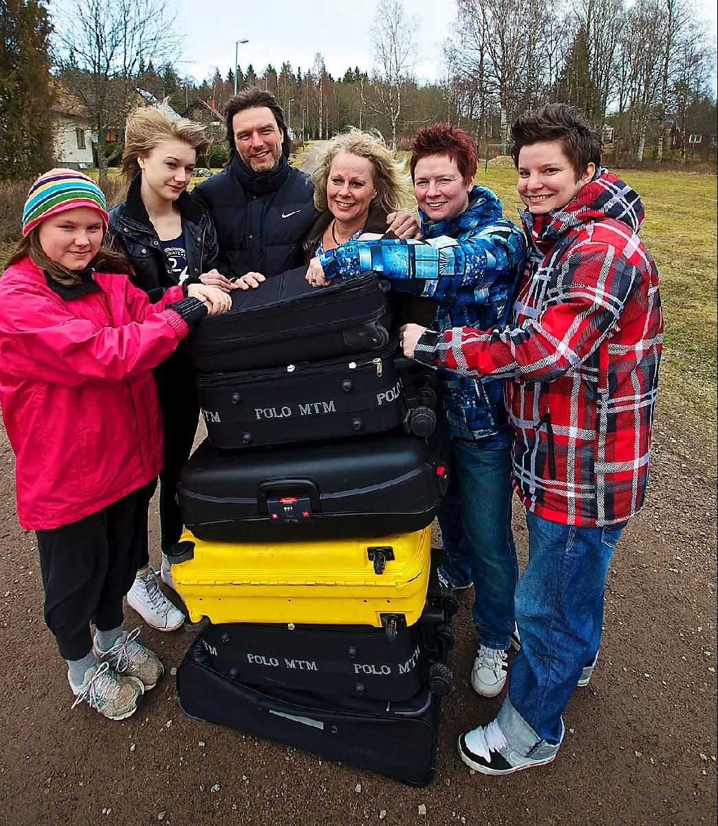 Familjen Hedberg med döttrarna Jasmin och Felicia, pappa Henrik samt mamma Ulrika ska tillsammans med väninnorna Annika Qvarfordt och Jenny Svartengren åka till Egypten.