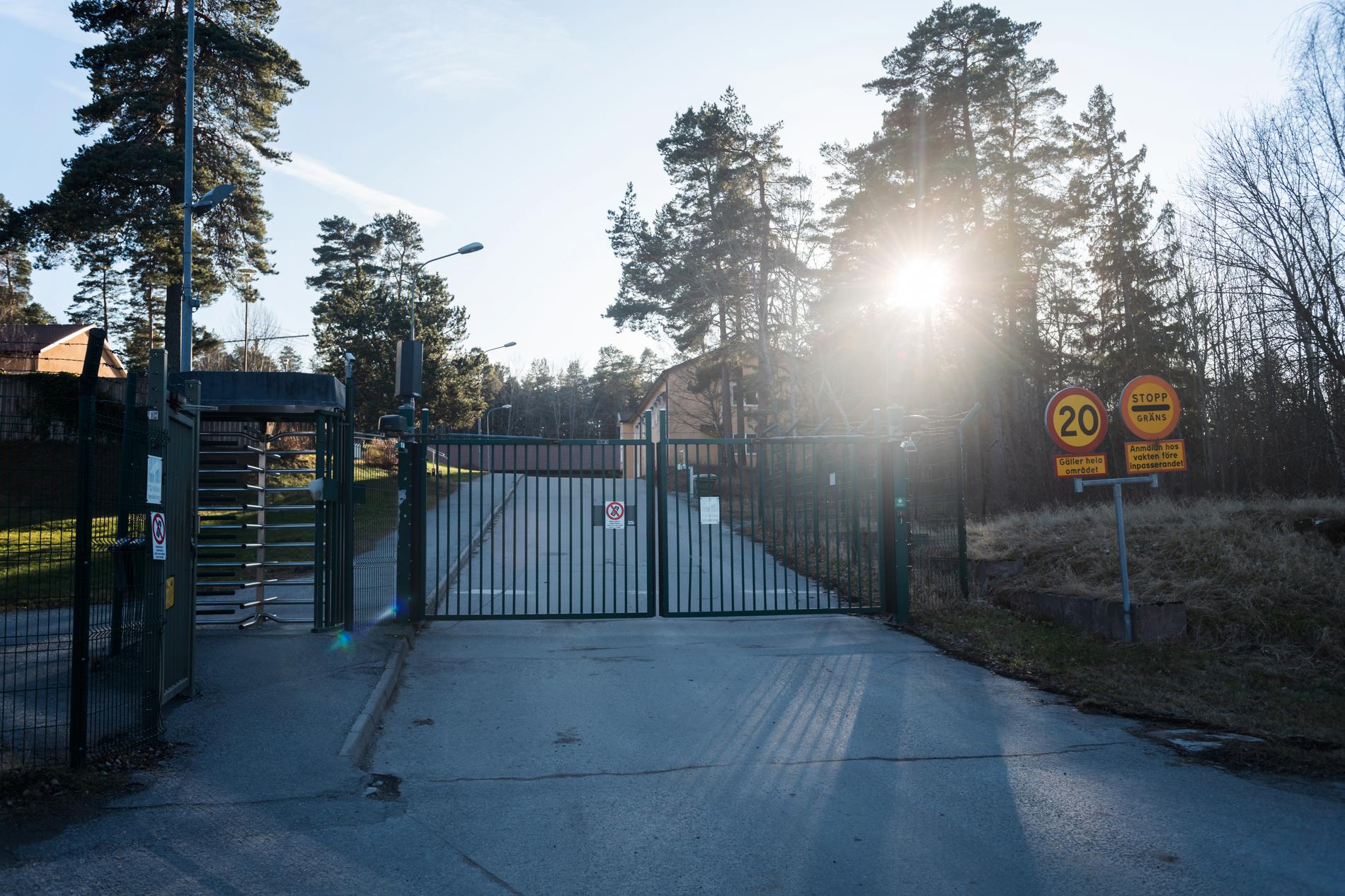 Det internationella terrorhotet mot Sverige är allvarligt enligt Försvarets radioanstalt. Under året har myndigheten stöttat Säpo i "ett antal större operationer".