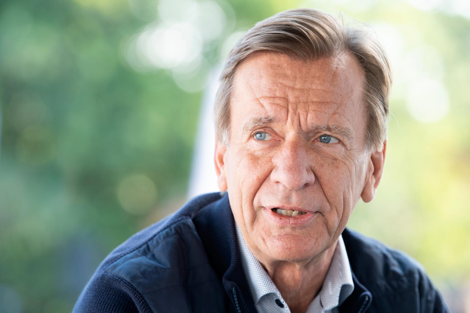 "Vi håller på att bygga bilar, vi kan inte lösa det problemet. Det måste någon annan hjälpa oss med", konstaterar Volvo Cars vd Håkan Samuelsson med tydlig adress.