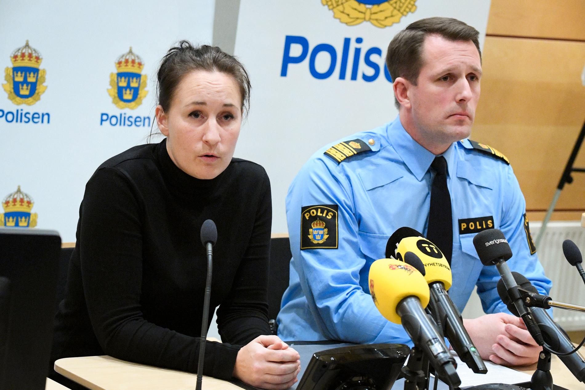 Lisa Gren och Mattias Sigfridsson vid Polisen region Syd efter ett större tillslag mot organiserad människohandel som genomförts i Kronobergs och Kalmar län samt i utlandet under tisdagsmorgonen. 