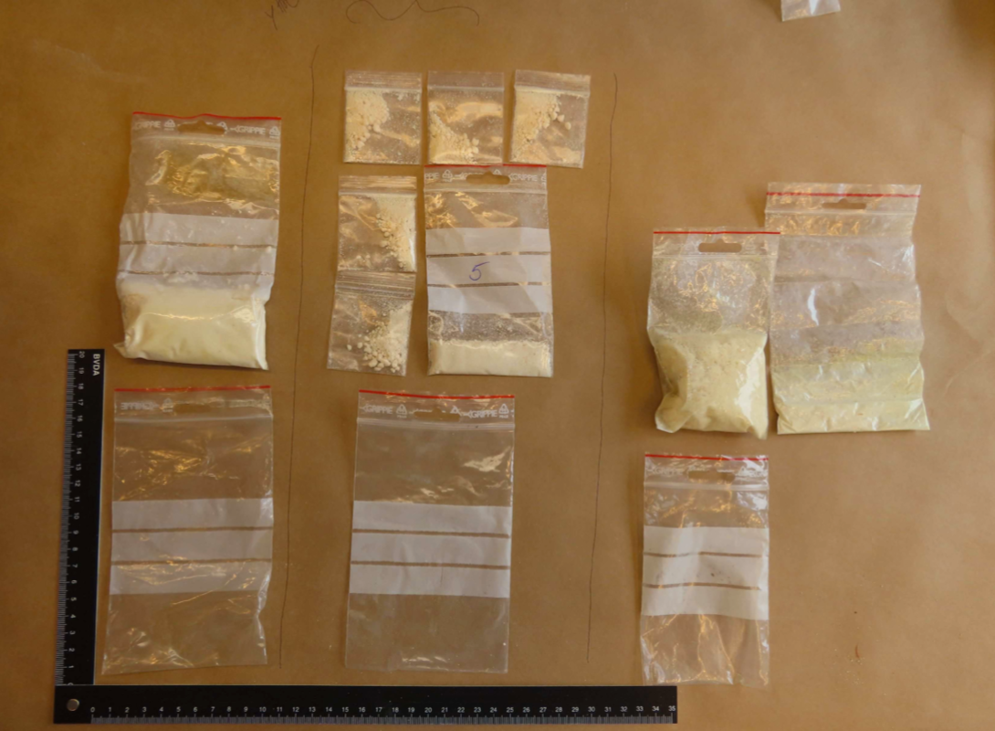 15 sorters narkotika hittades vid en husrannsakan.