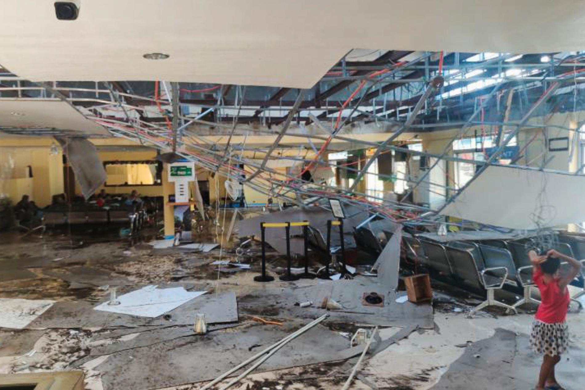 Flygplatsen på turistön Siargao förstördes i stormen. Arkivbild.
