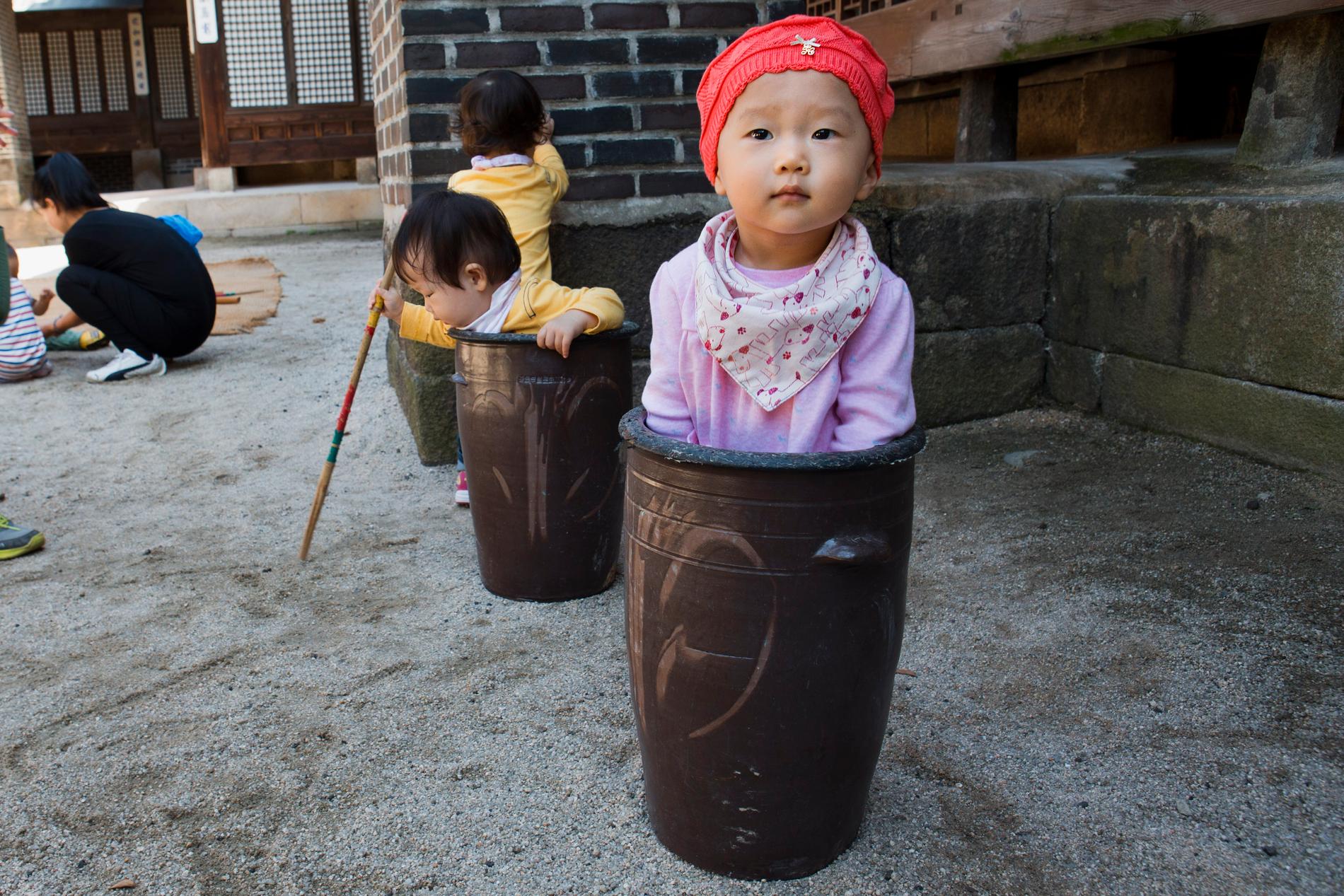 Barn leker under en festival i Sydkoreas huvudstad Seoul. Arkivbild.