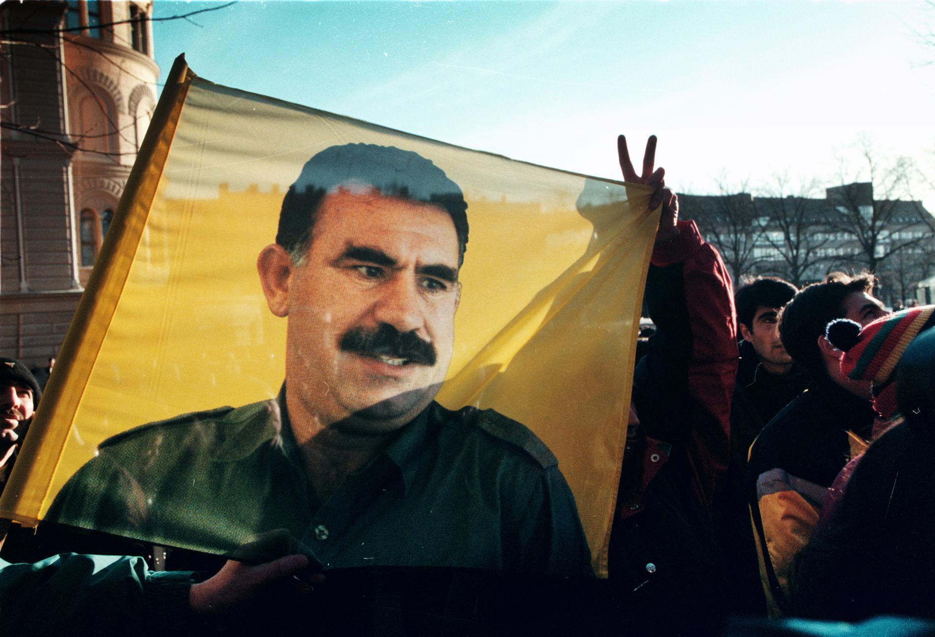 Demonstration mot gripandet av Abdullah Öcalan, en av grundarna av PKK