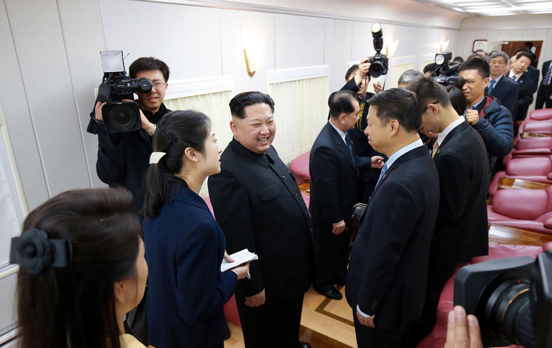 Nyhetsbyrån KCNA har släppt en film från Kims Kina-resa.