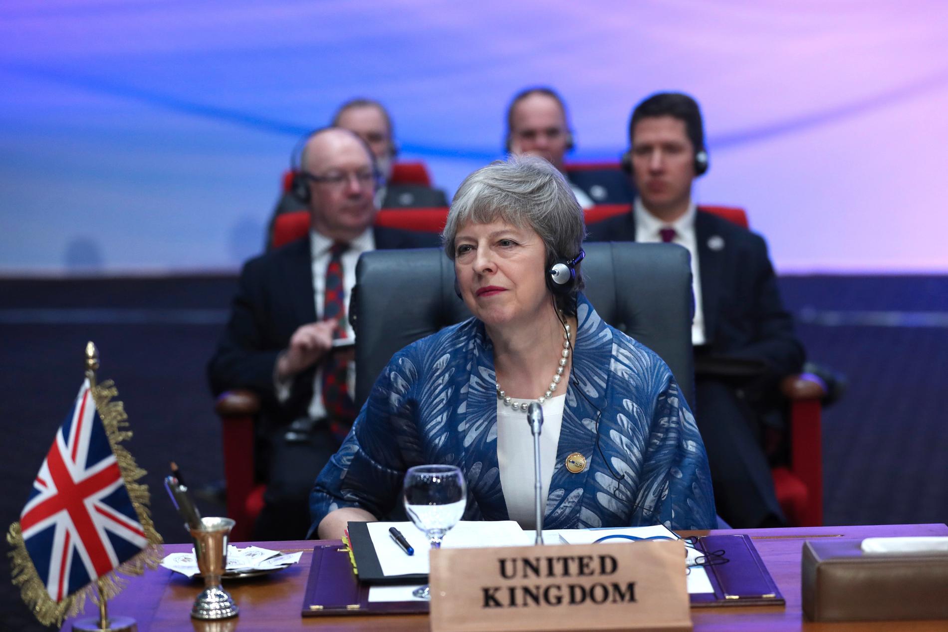 Storbritanniens premiärminister Theresa May på toppmöte med EU och Arabförbundet i egyptiska Sharm el-Sheikh.