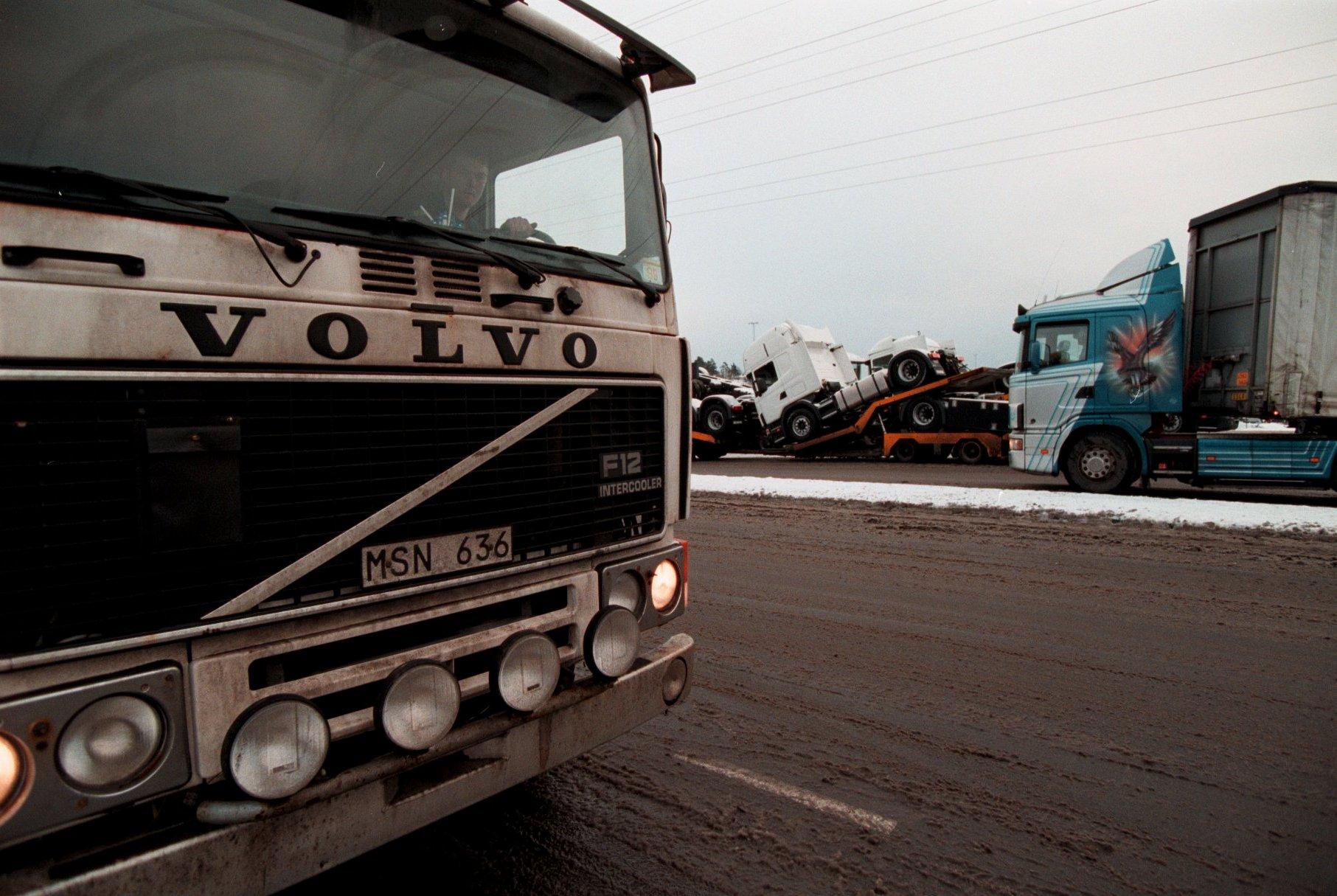 Lastbilstillverkaren Volvo är etta på listan över svenska företag som genererar mest klimatpåverkan. Arkivbild.