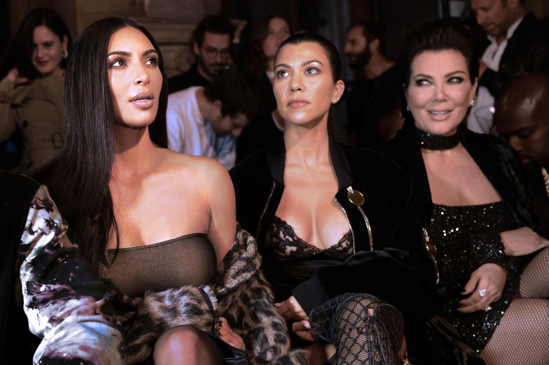 Kim Kardashian, Kourtney Kardashian och Kris Jenner.