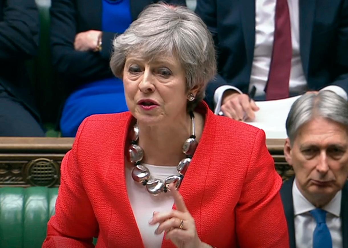 En hes Theresa May talar i det brittiska underhusets brexitdebatt.