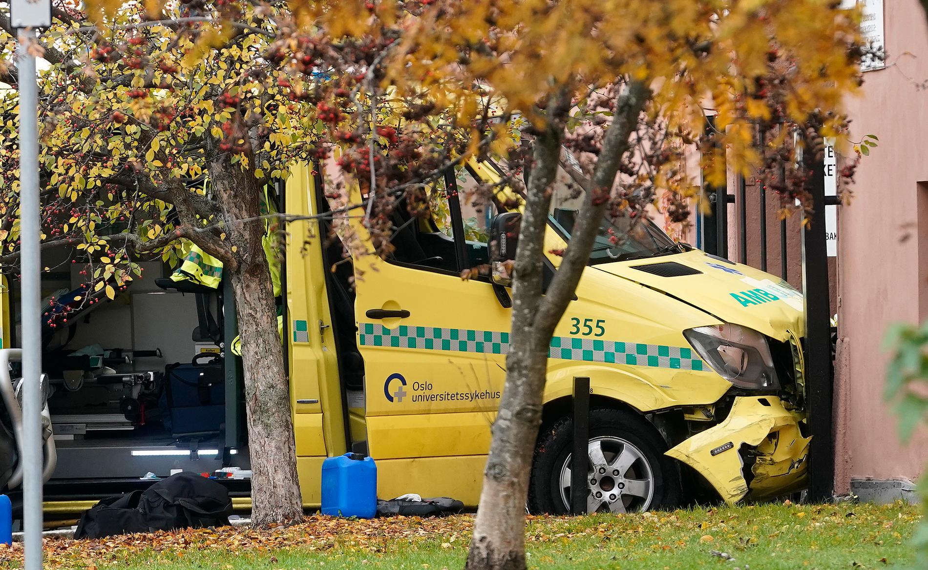 Flera personer har blivit påkörda av en stulen ambulans i området Torshov, Oslo, uppger polisen