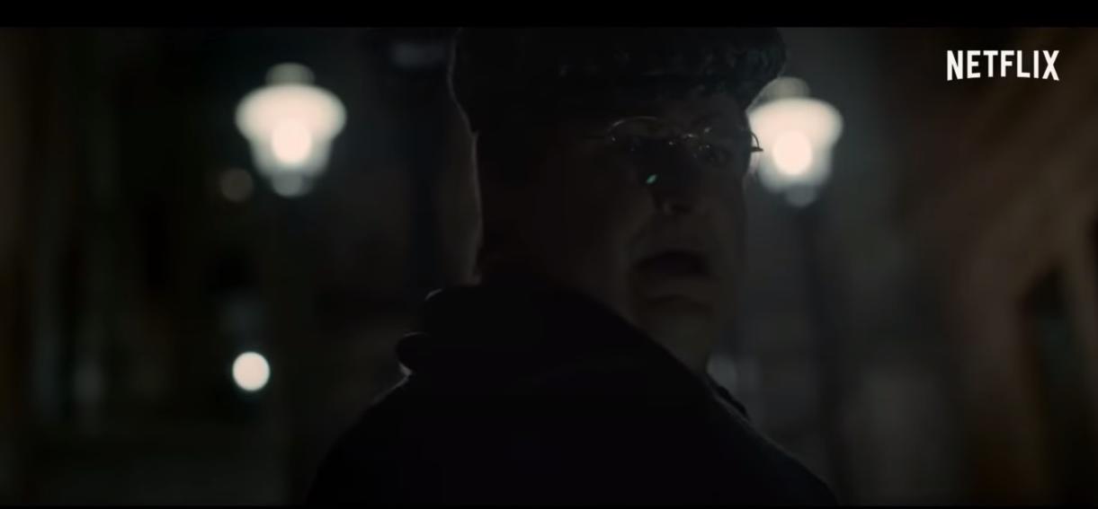 Bild ut trailern till ”The unlikely murderer” där Robert Gustafsson spelar Stig Engström, den så kallade Skandiamannen, som pekats ut som Olof Palmes mördare.