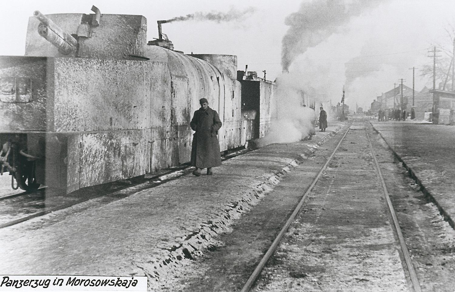 Ett tyskt bepansrat tåg på bild från 1942.
