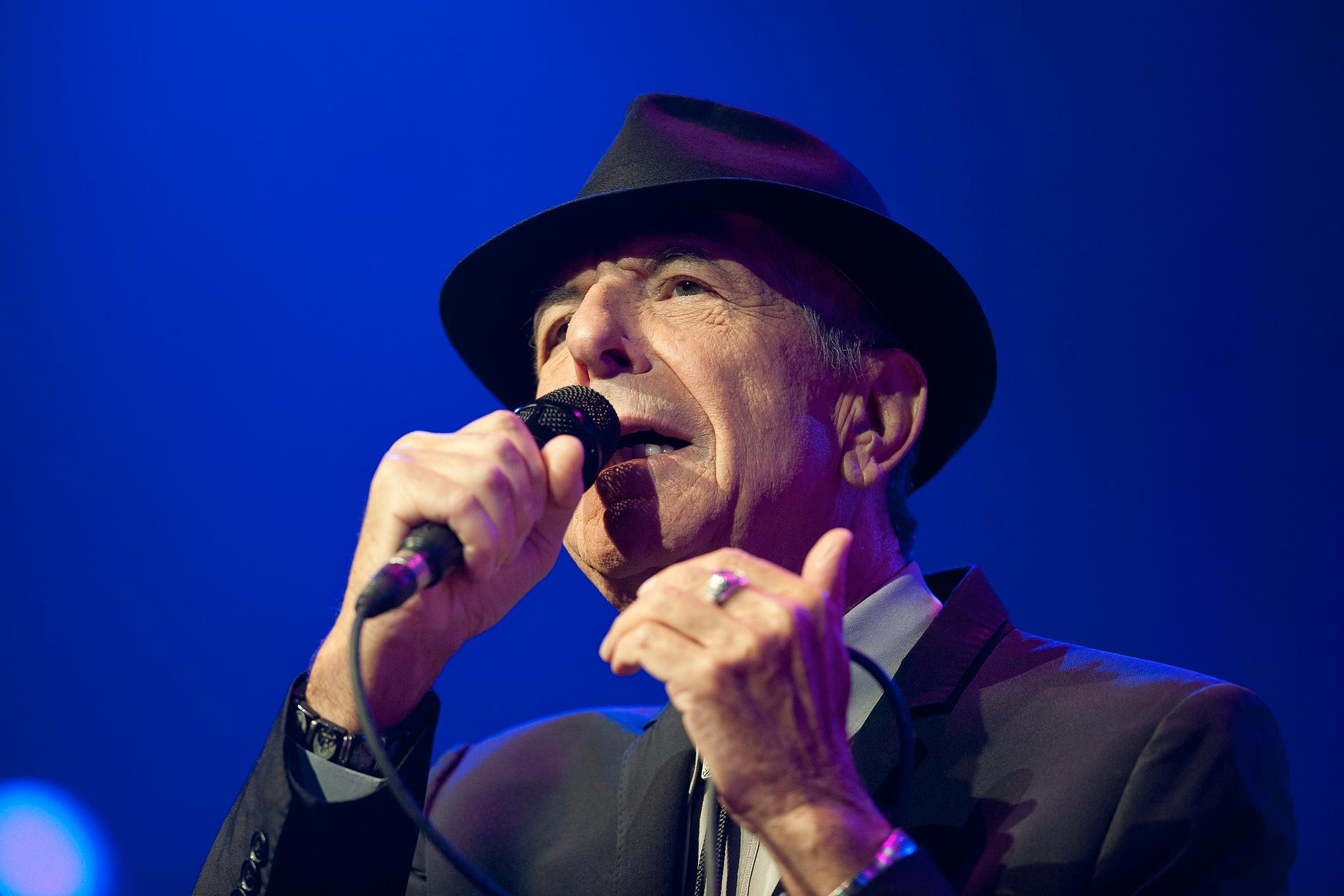 Leonard Cohen vid en konsert på Montreux Jazz Festival i Schweiz 2013. Arkivbild.