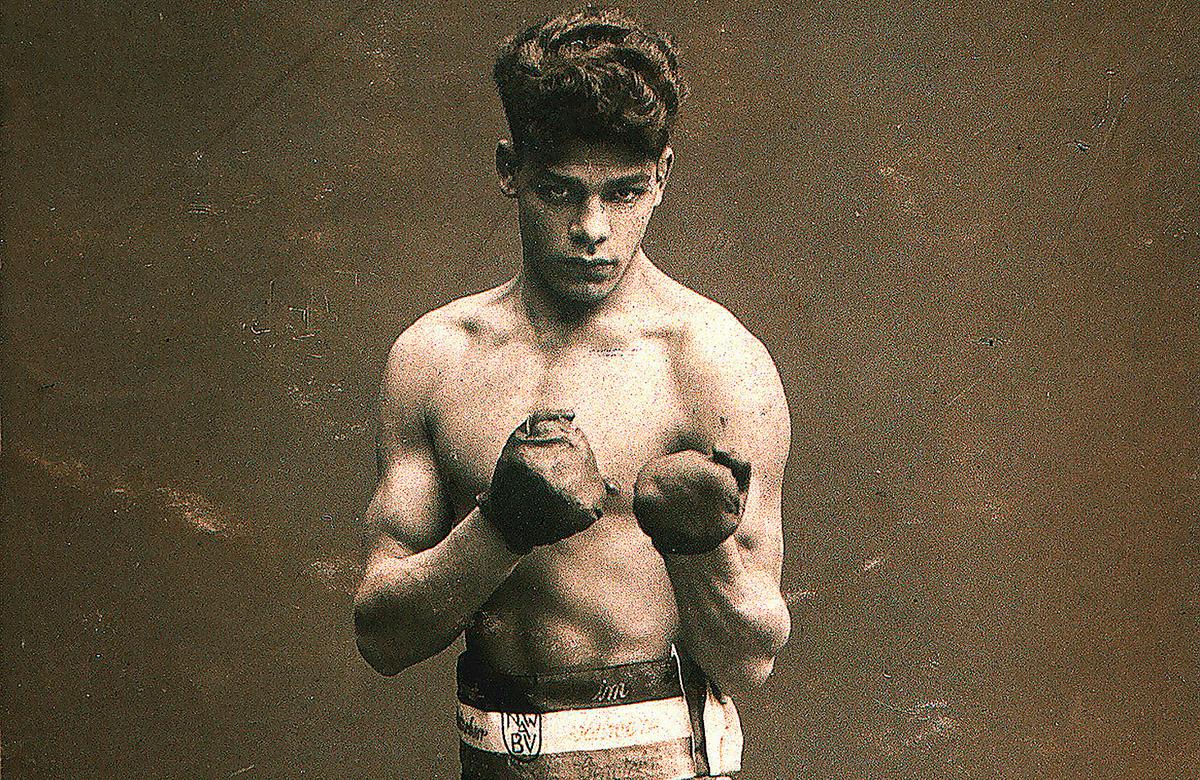 Den romske boxaren Johann Trollmann fråntogs sin titel 1933 för att han boxades med ett ”otyskt kroppsspråk”.