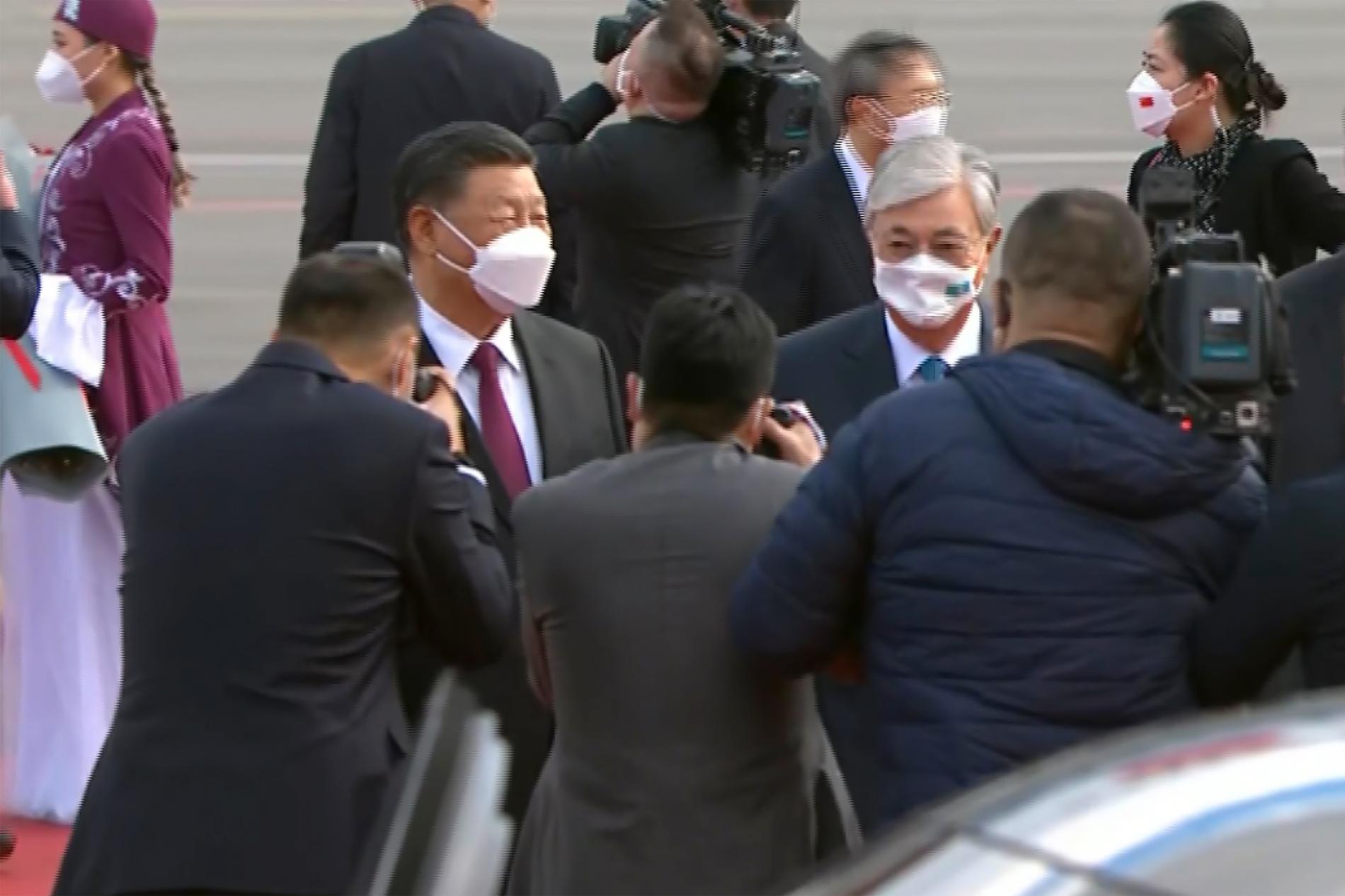 Xi Jinping anlände till Kazakstan under onsdagen. Senare i veckan deltar han, tillsammans med Vladimir Putin, vid SCO:s toppmöte i Uzbekistan.
