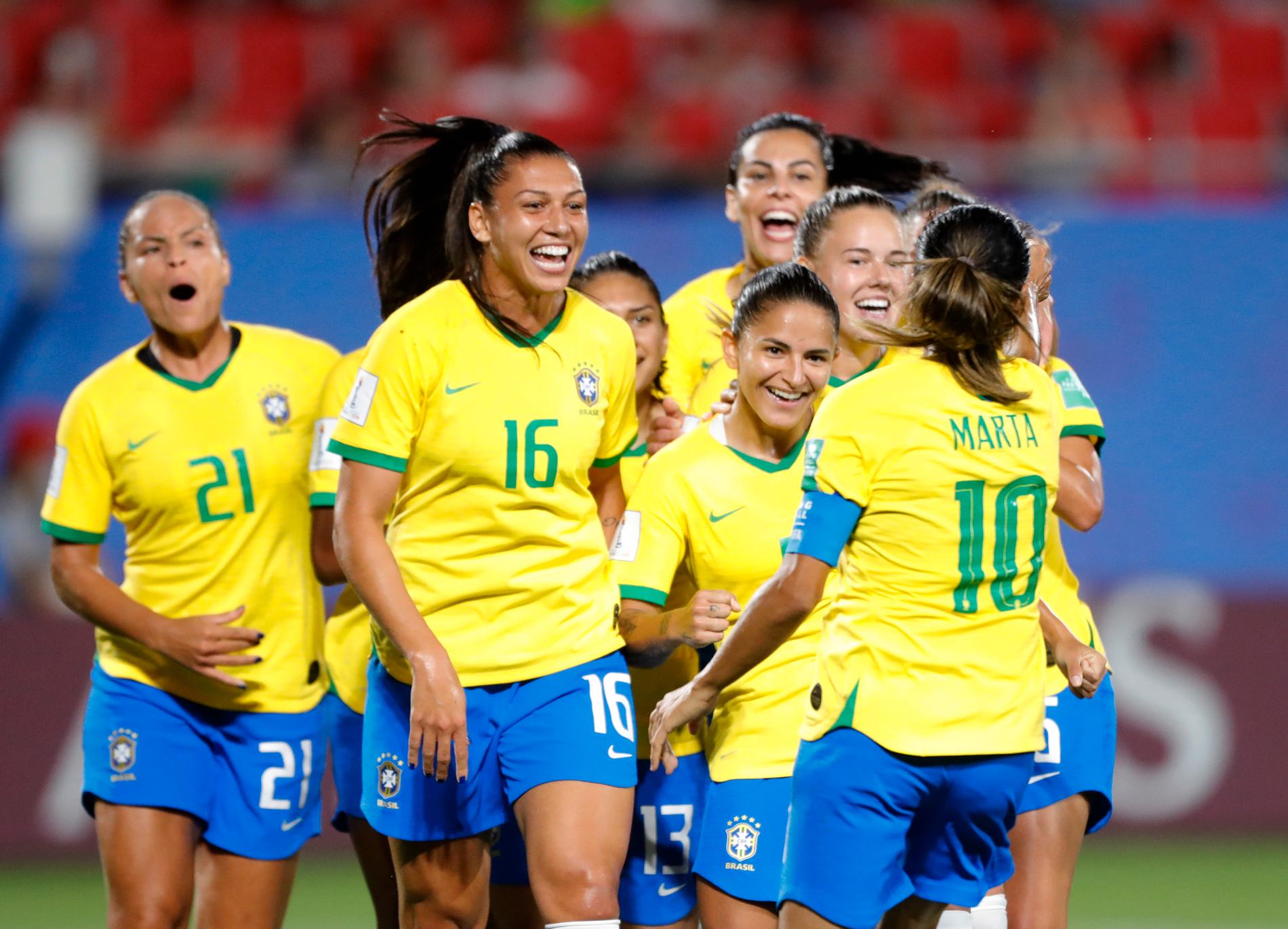 Brasilien åkte ut mot Frankrike i kvartsfinalen i VM.  